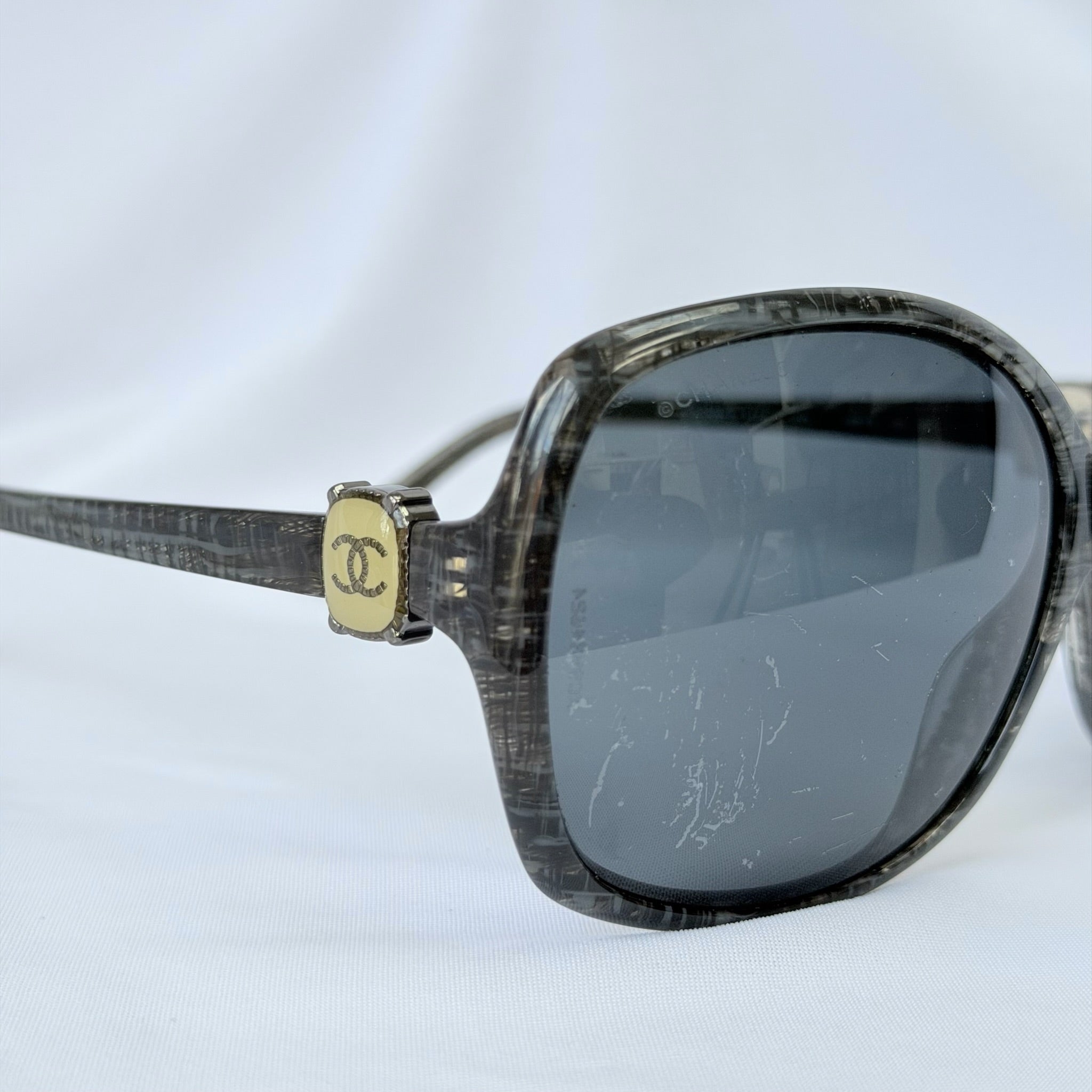 CHANEL Black/Grey Frame Gradient Tint Oversize CC Sunglasses-5174 With case