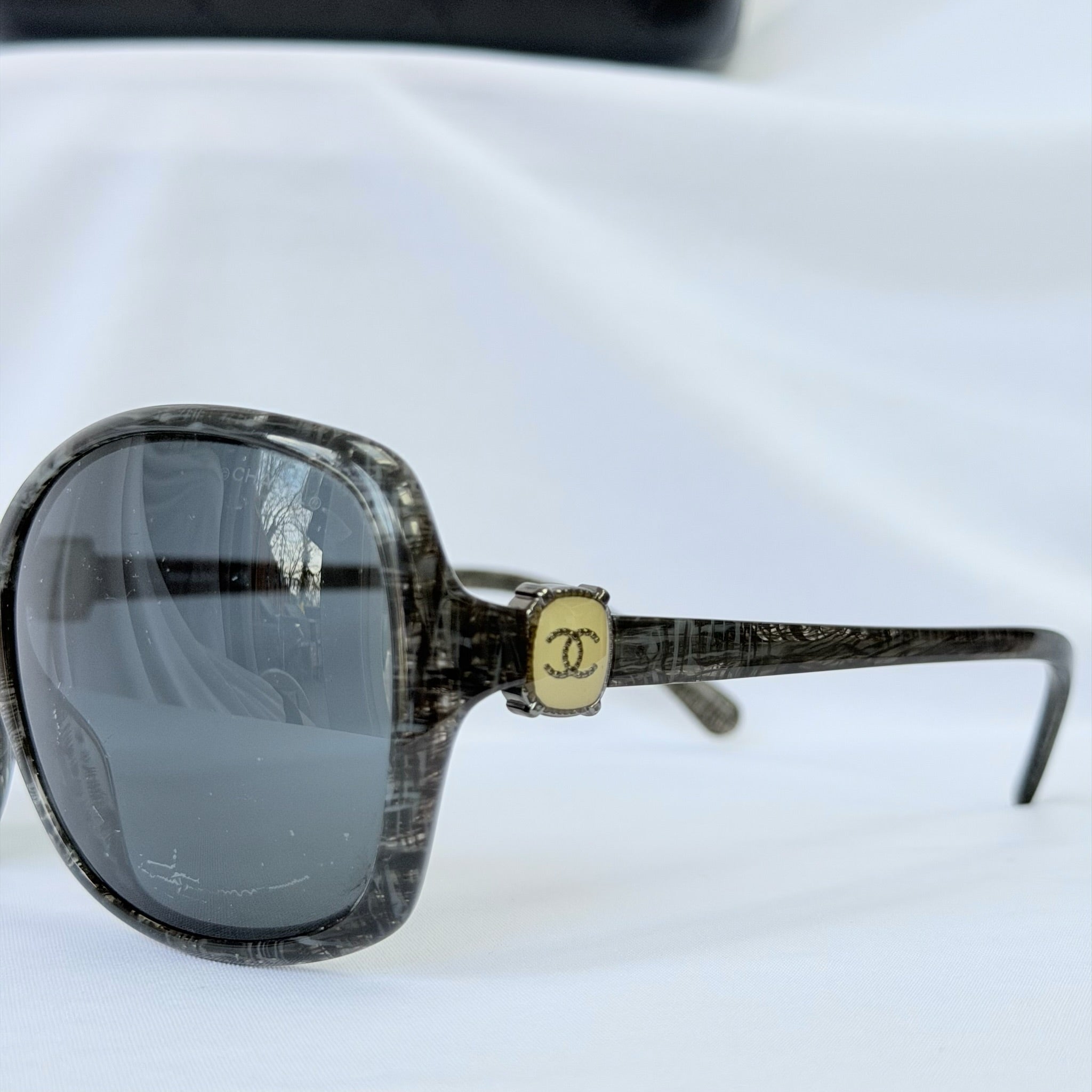 CHANEL Black/Grey Frame Gradient Tint Oversize CC Sunglasses-5174 With case
