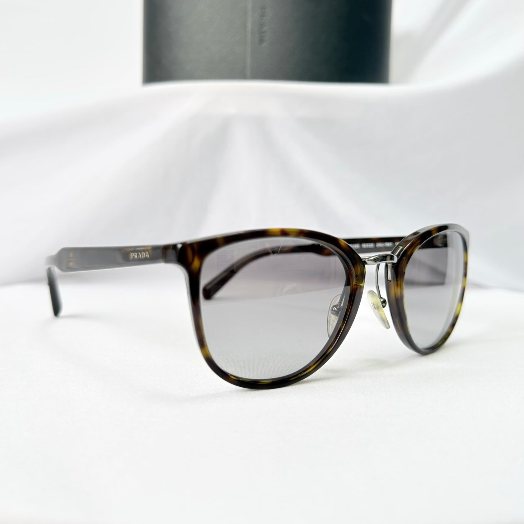 Authentic Prada Brown Tortoiseshell Oval Round Cat Eye Women Sunglasses With Case