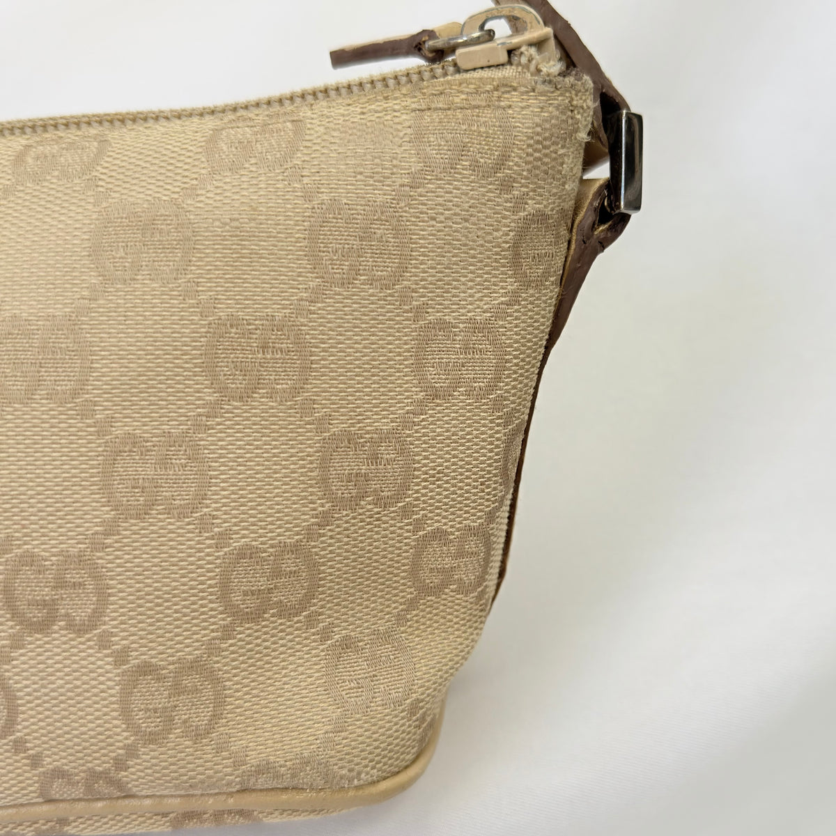 Vintage Y2k Gucci Beige GG Monogram Canvas Small Boat Pochette Shoulder Handbag
