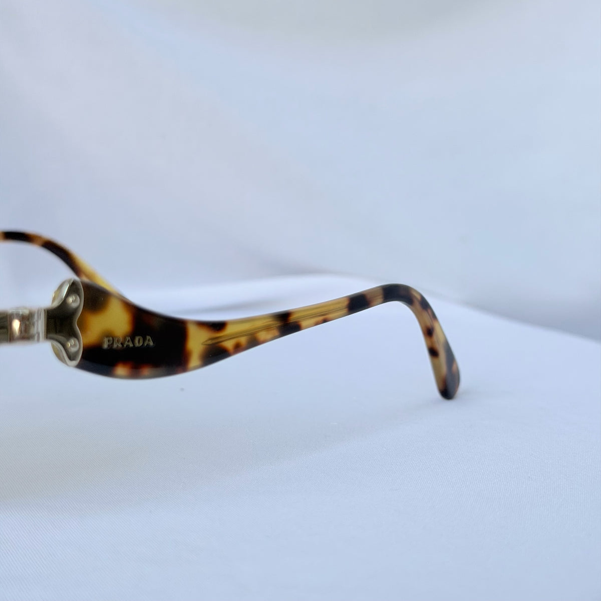 Prada Retro 70’s Style Round Oval Brown Tortoiseshell Sunglasses PR 55TS