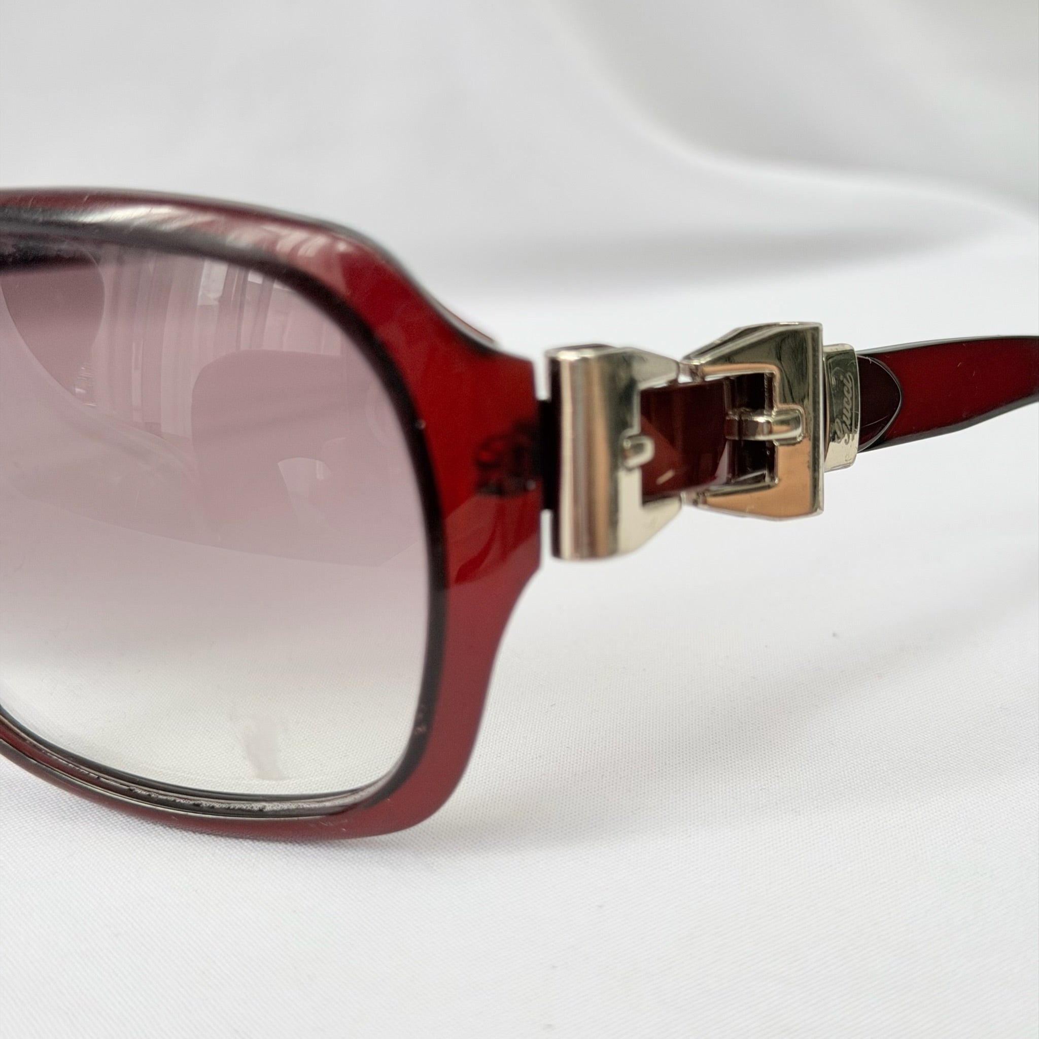 Vintage Gucci GG 3006/S "Queen Bow" Buckle Oversized Butterfly Burgundy sunglasses