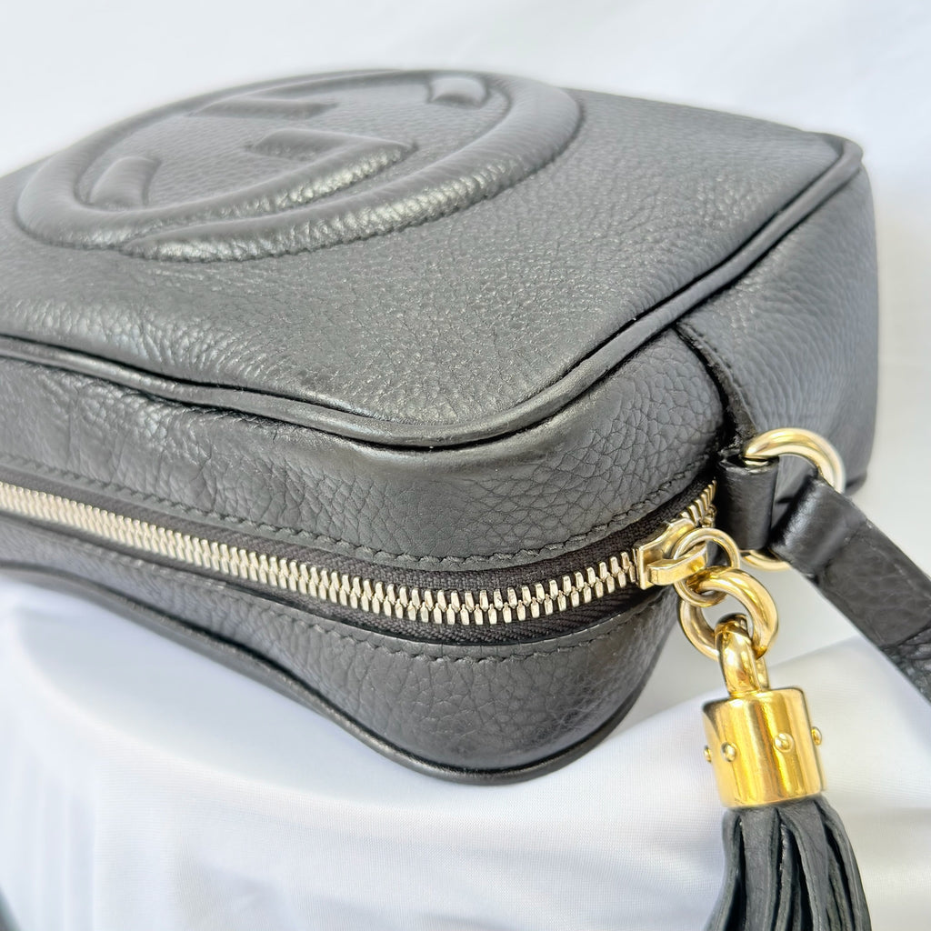Gucci Black Grained Leather Soho Disco Small Women’s Crossbody Shoulder Handbag. Repaired