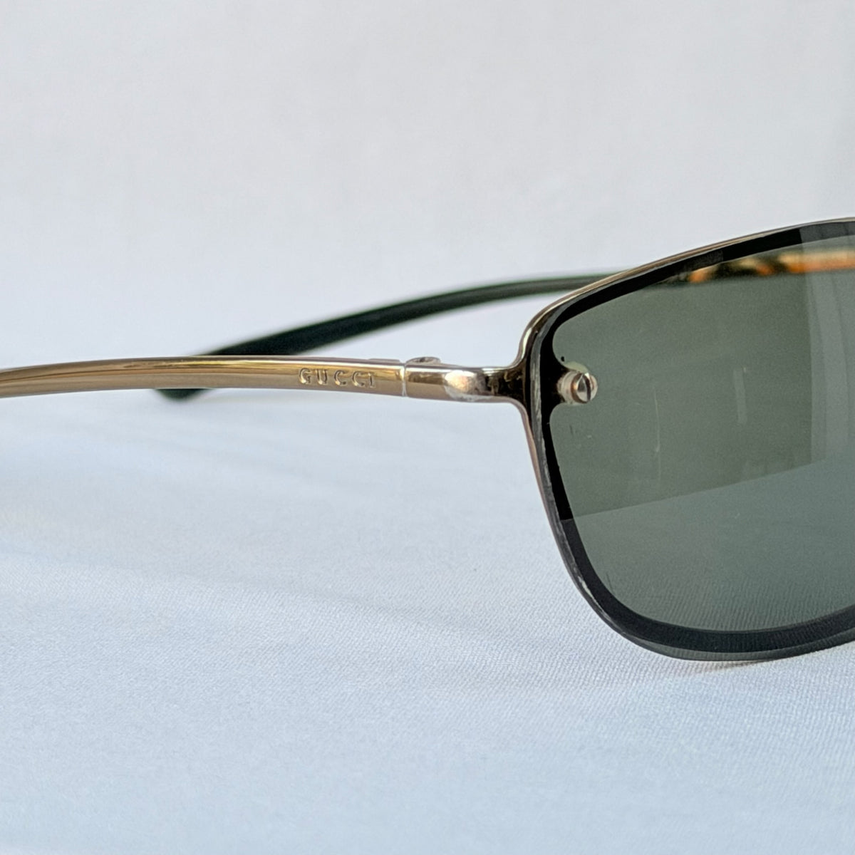 Vintage Y2K Gucci GG 1691/S Polarised UV400 Rectangular Green/Gold Sunglasses With Case