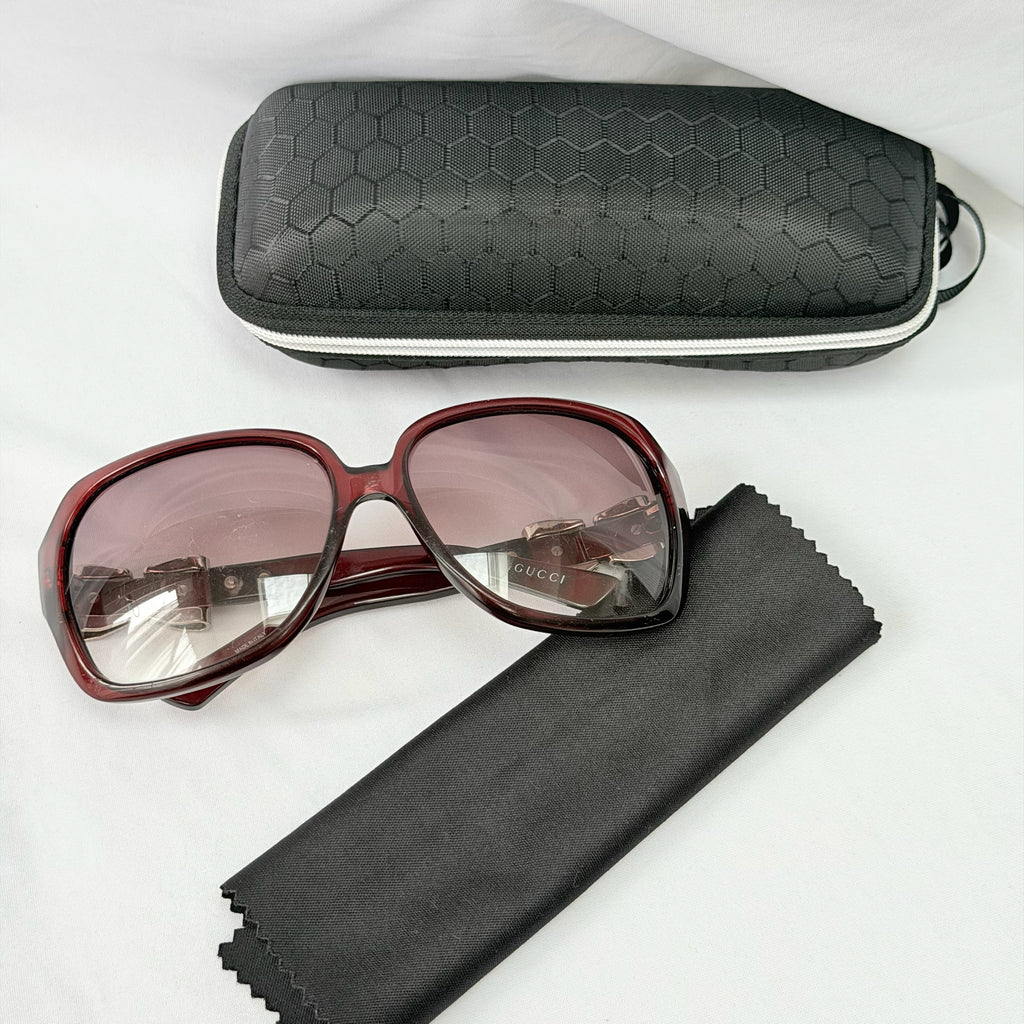 Vintage Gucci GG 3006/S "Queen Bow" Buckle Oversized Butterfly Burgundy sunglasses