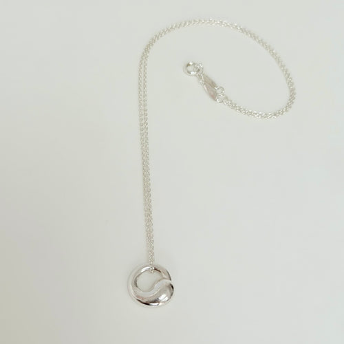 Authentic Tiffany & Co. Elsa Peretti Small Eternal Circle Sterling Silver 925 Necklace With Packaging 16 Inches