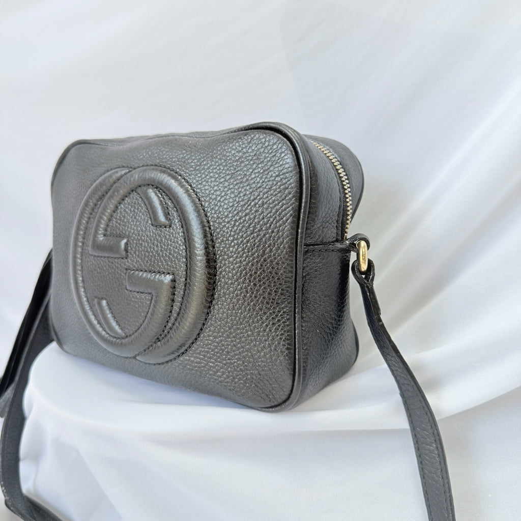Gucci Black Grained Leather Soho Disco Small Women’s Crossbody Shoulder Handbag. Repaired