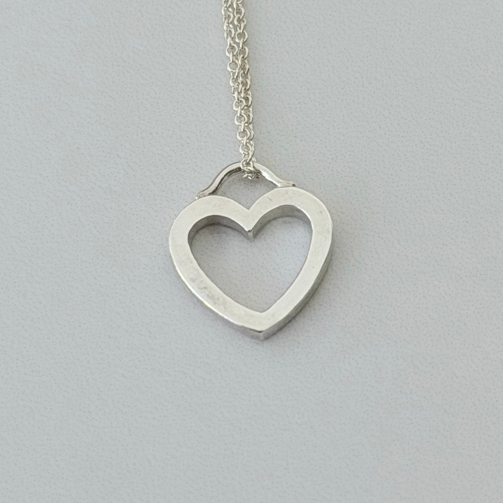 Tiffany & Co. Sentimental Open Heart necklace sterling silver 925 16 inches