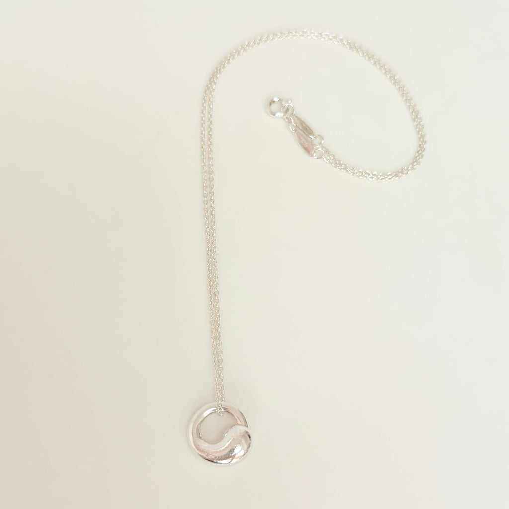 Authentic Tiffany & Co. Elsa Peretti Small Eternal Circle Sterling Silver 925 Necklace With Packaging 16 Inches