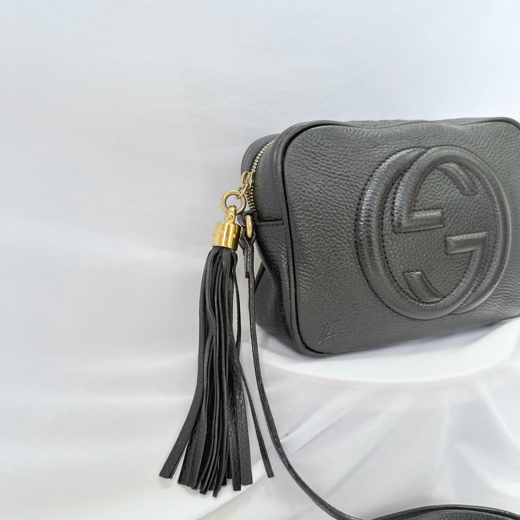 Gucci Black Grained Leather Soho Disco Small Women’s Crossbody Shoulder Handbag. Repaired