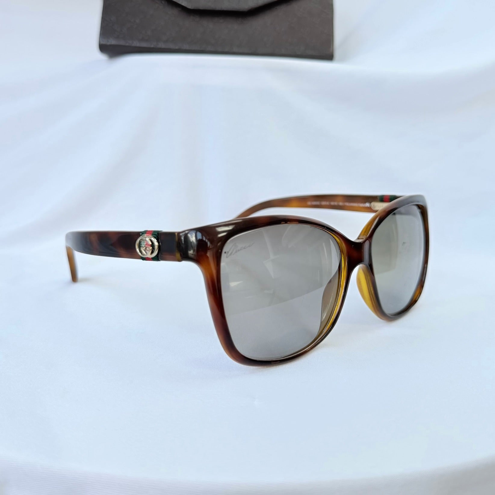Authentic Gucci Cat Eye Tortoiseshell Brown Polarised GG Fabric Sunglasses