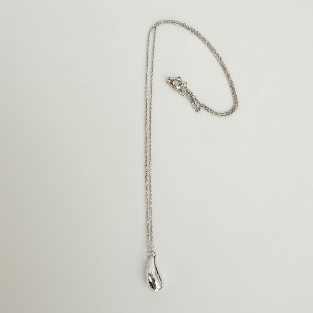Tiffany & Co. Elsa Peretti 925 Sterling Silver Standard/Medium Teardrop Pendant Necklace With Packaging