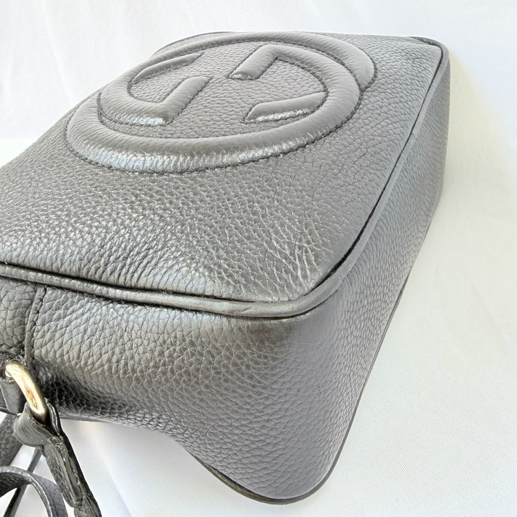 Gucci Black Grained Leather Soho Disco Small Women’s Crossbody Shoulder Handbag. Repaired