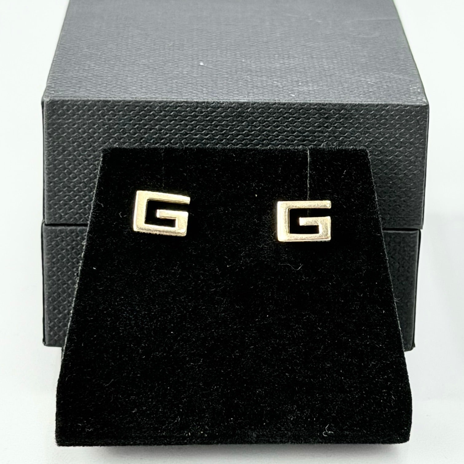 Authentic Rare Gucci 18K Yellow Gold 750 Square G Stud Women’s Earrings
