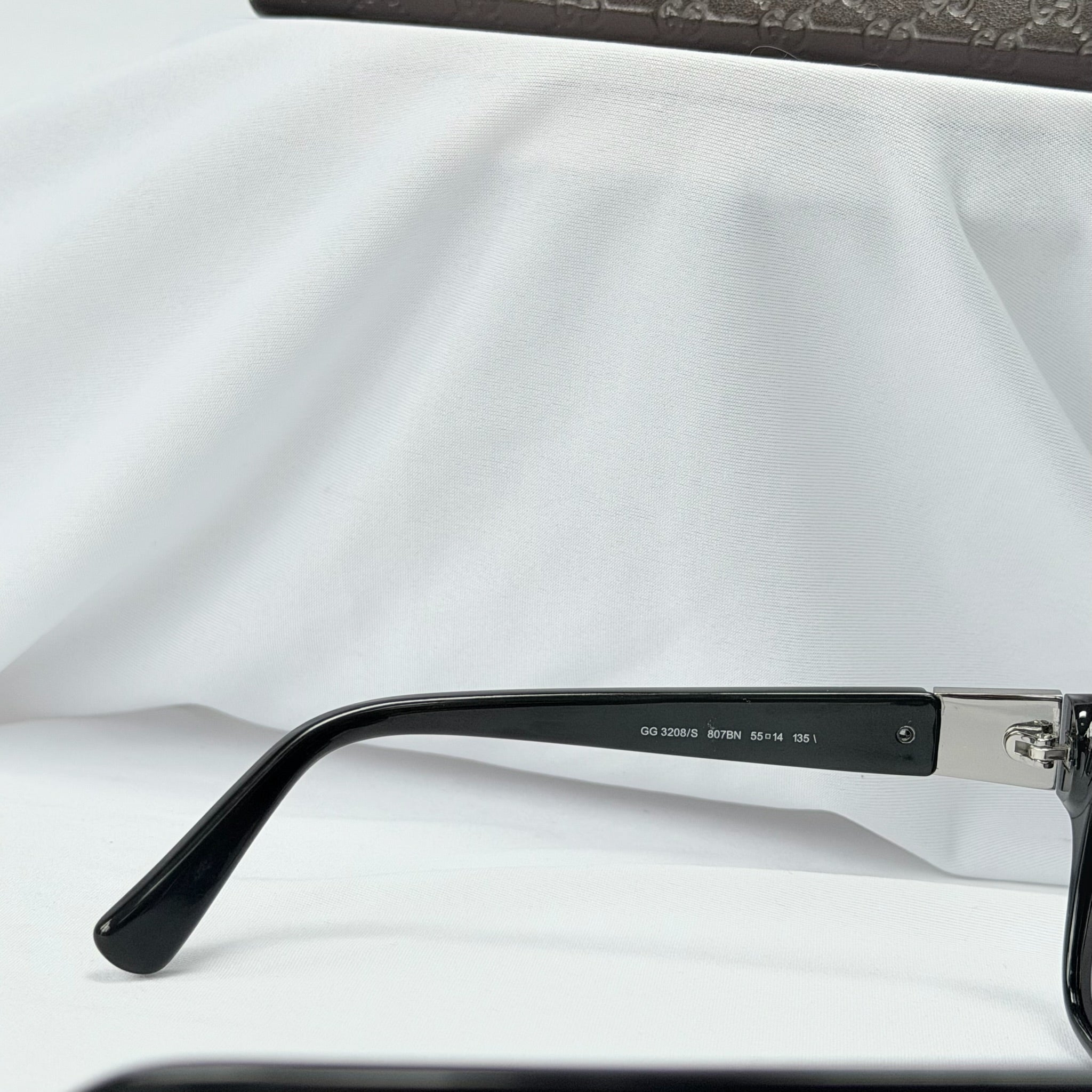 Authentic Gucci Black Silver Cat Eye Square Lens Unisex Sunglasses With Case