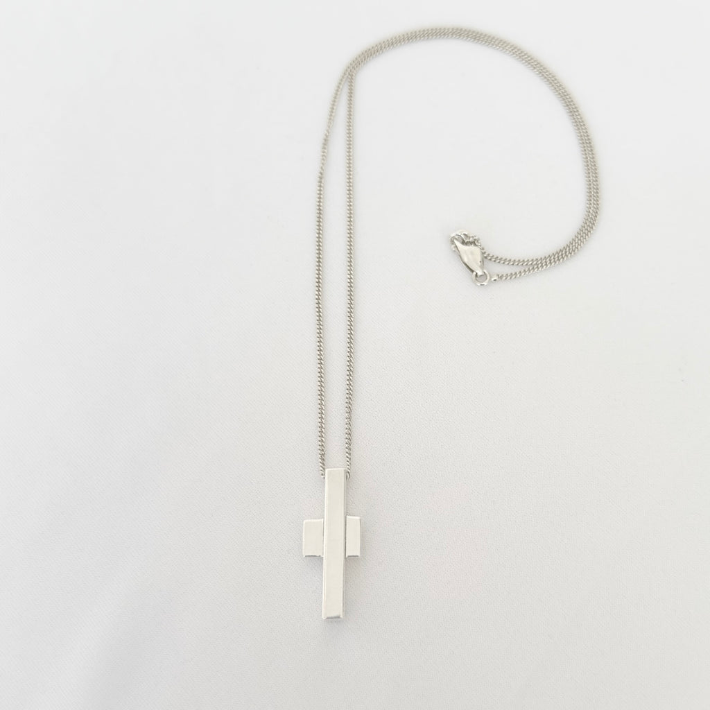 Gucci Vintage Unisex Asymmetric Cross Abstract Pendant Sterling Silver 925 Necklace 18 Inches With Packaging