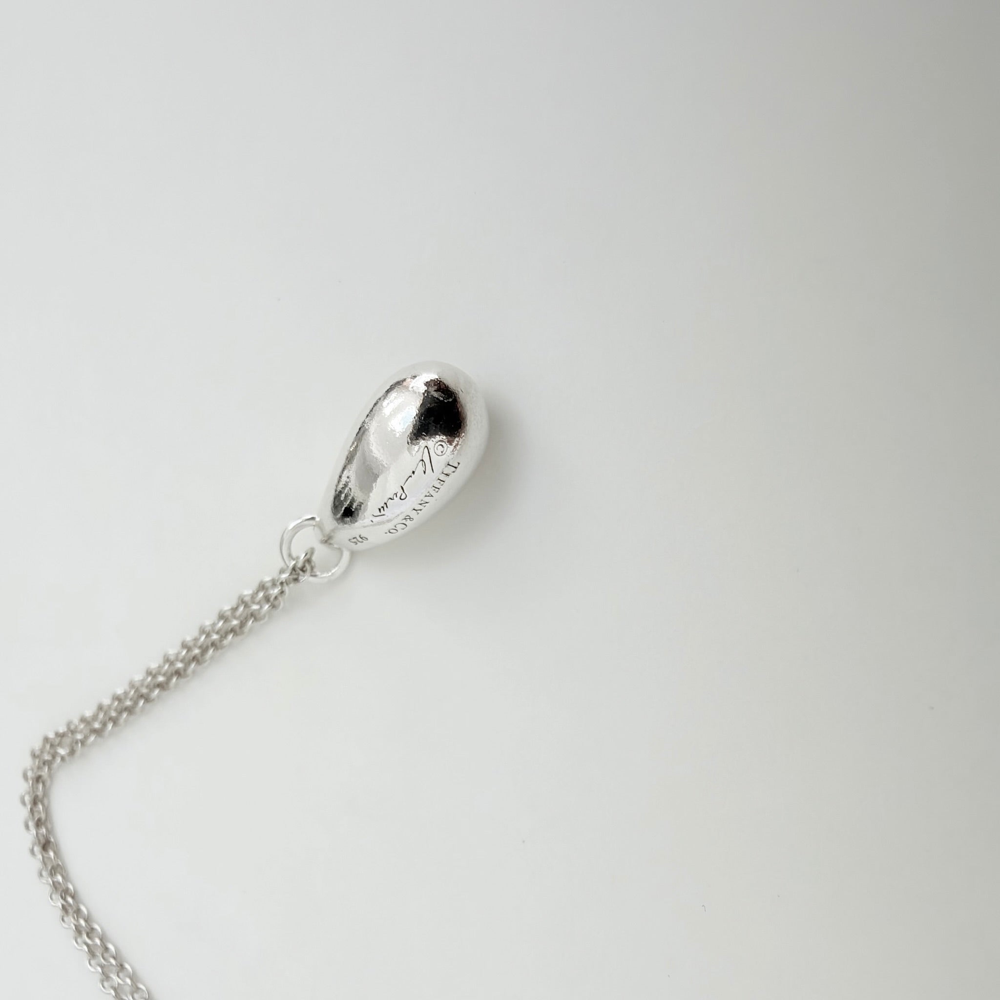 Tiffany & Co. Elsa Peretti 925 Sterling Silver Standard/Medium Teardrop Pendant Necklace With Packaging