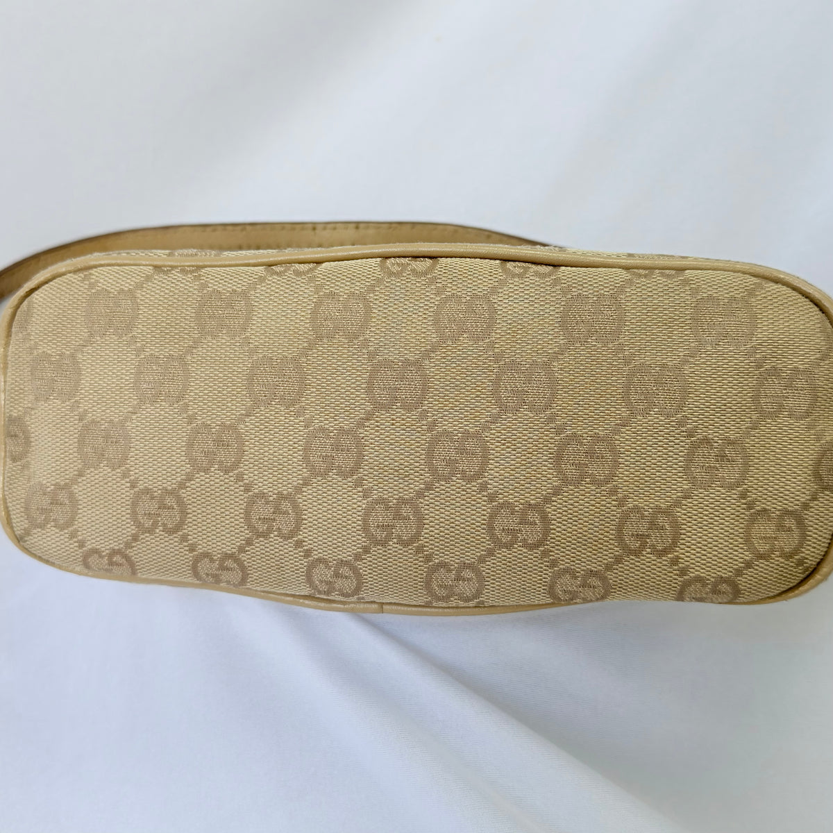 Vintage Y2k Gucci Beige GG Monogram Canvas Small Boat Pochette Shoulder Handbag