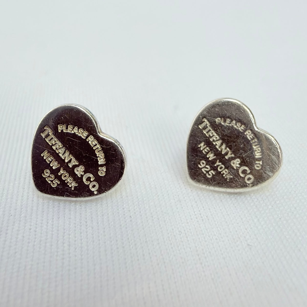 Tiffany & Co. 925 Sterling Silver 925 Mini Heart Stud Earrings Women With Packaging