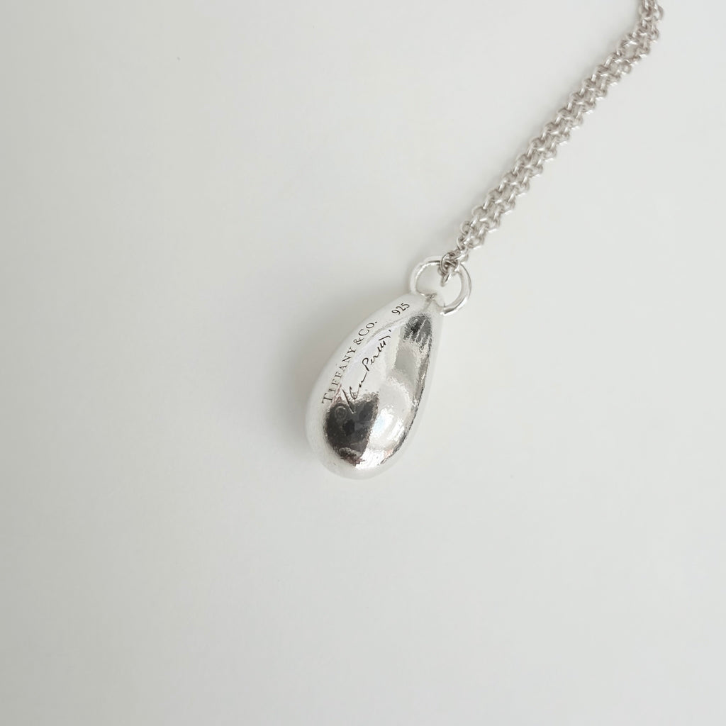 Tiffany & Co. Elsa Peretti 925 Sterling Silver Standard/Medium Teardrop Pendant Necklace With Packaging
