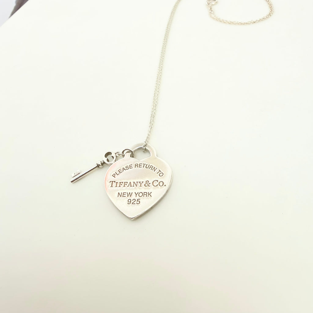 Tiffany&Co. Return to Tiffany  Medium Heart Key Lock Women's Necklace Silver 925 Sterling 19 inches With Packaging