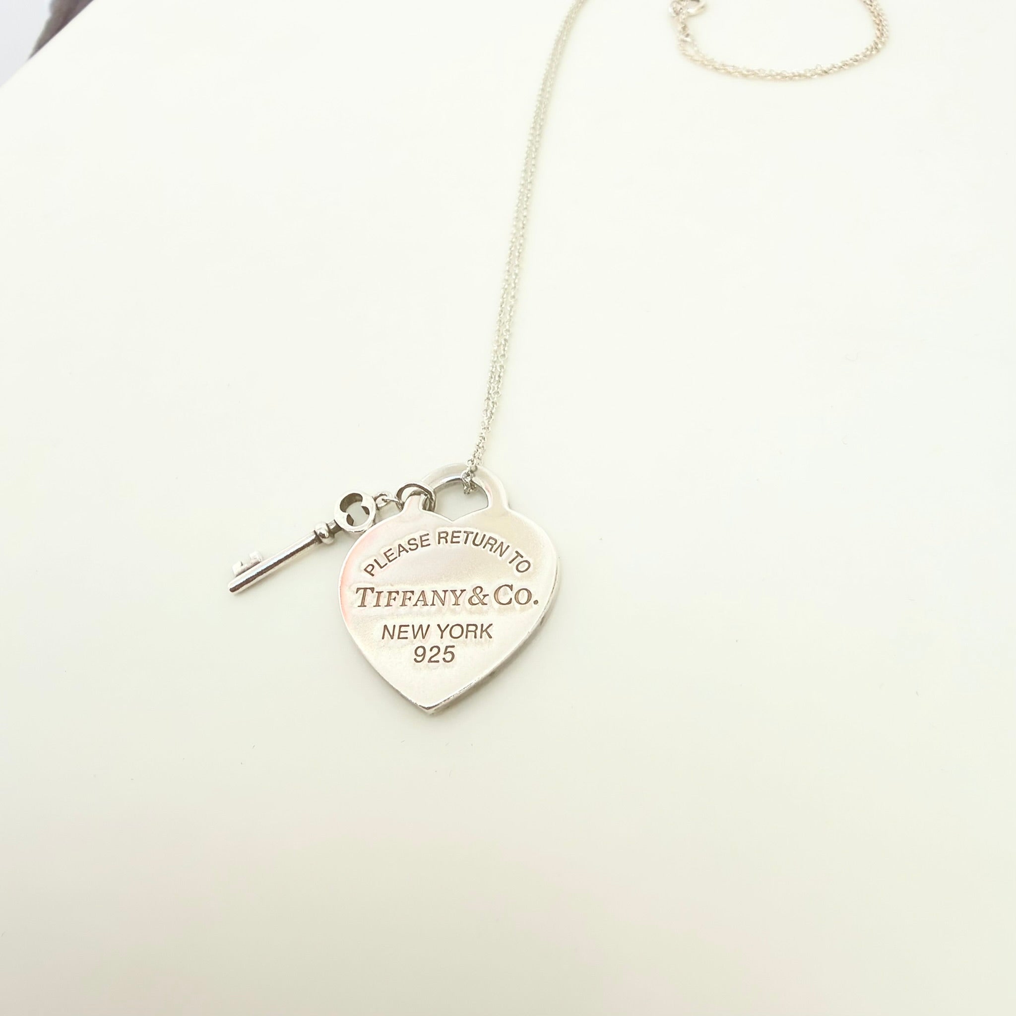 Tiffany&Co. Return to Tiffany  Medium Heart Key Lock Women's Necklace Silver 925 Sterling 19 inches With Packaging