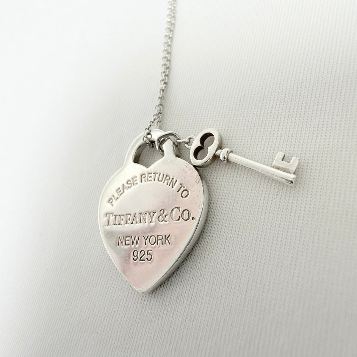 Tiffany&Co. Return to Tiffany Medium Heart Key Lock Women's Necklace Silver 925 Sterling 16 inches With Packaging