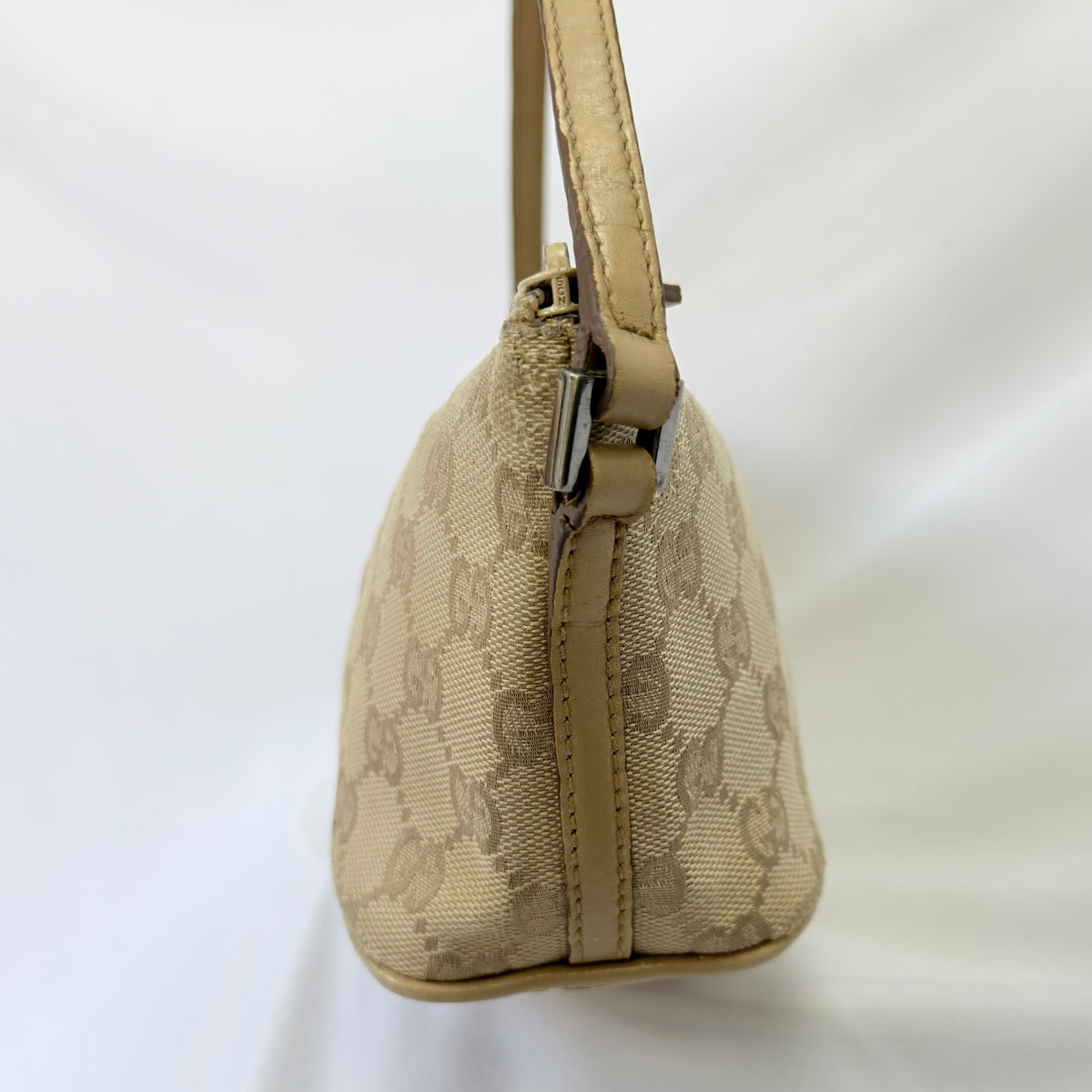 Vintage Y2k Gucci Beige GG Monogram Canvas Small Boat Pochette Shoulder Handbag