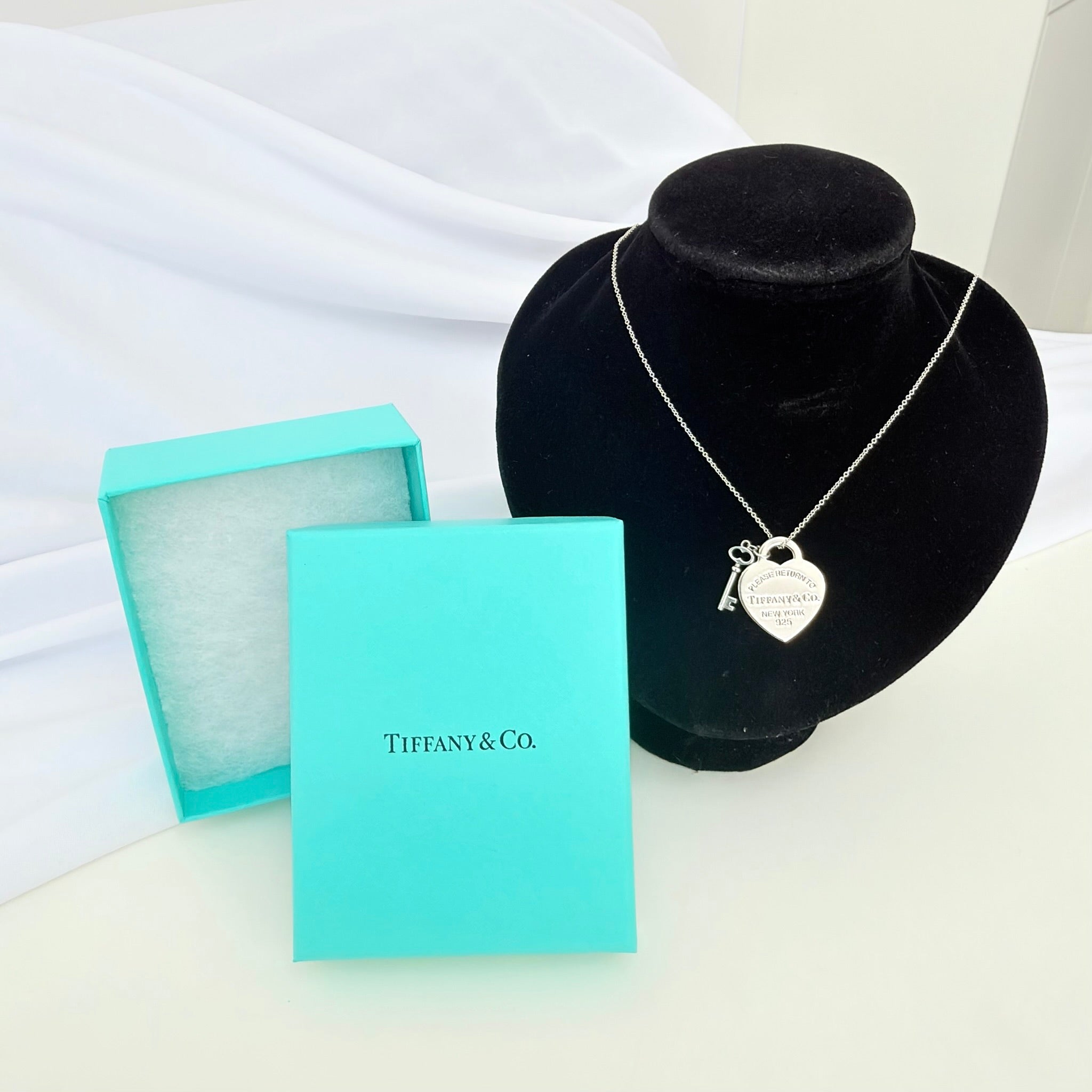 Tiffany&Co. Return to Tiffany  Medium Heart Key Lock Women's Necklace Silver 925 Sterling 19 inches With Packaging