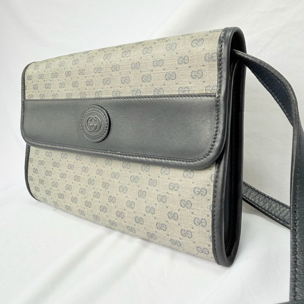 Gucci Authentic Vintage Navy Beige Gold Leather Micro GG Supreme Women’s Crossbody Bag