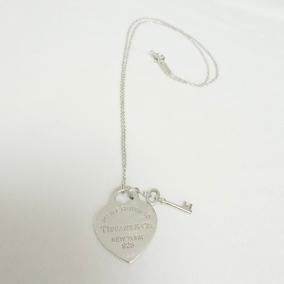 Tiffany&Co. Return to Tiffany Medium Heart Key Lock Women's Necklace Silver 925 Sterling 16 inches With Packaging