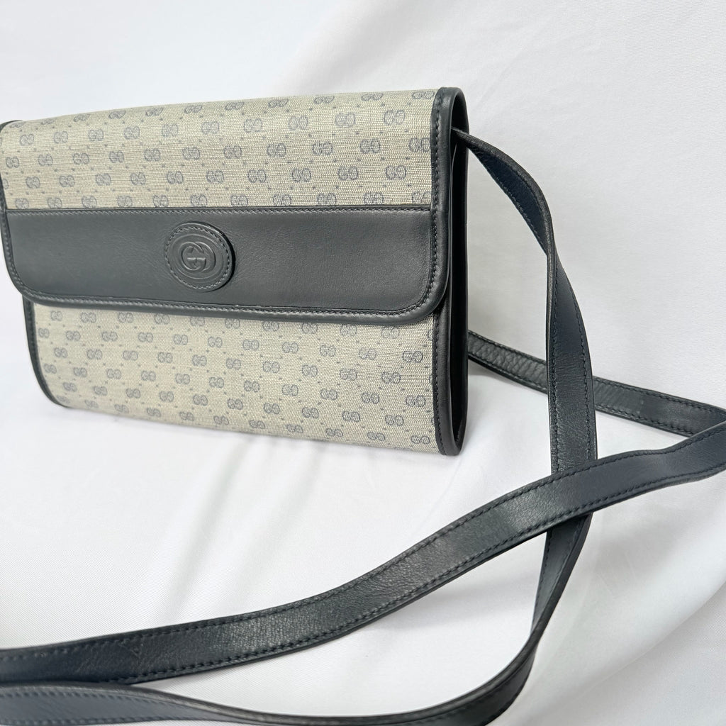 Gucci Authentic Vintage Navy Beige Gold Leather Micro GG Supreme Women’s Crossbody Bag