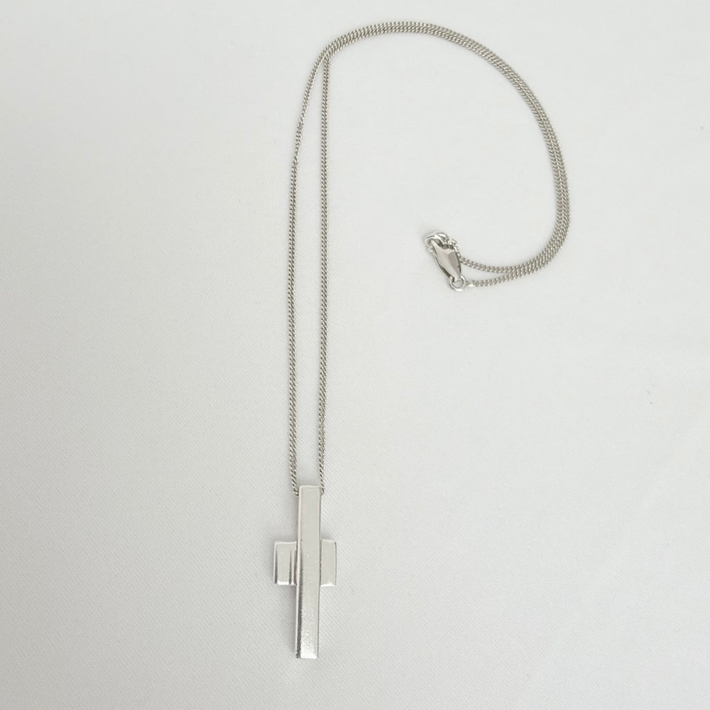 Gucci Vintage Unisex Asymmetric Cross Abstract Pendant Sterling Silver 925 Necklace 18 Inches With Packaging