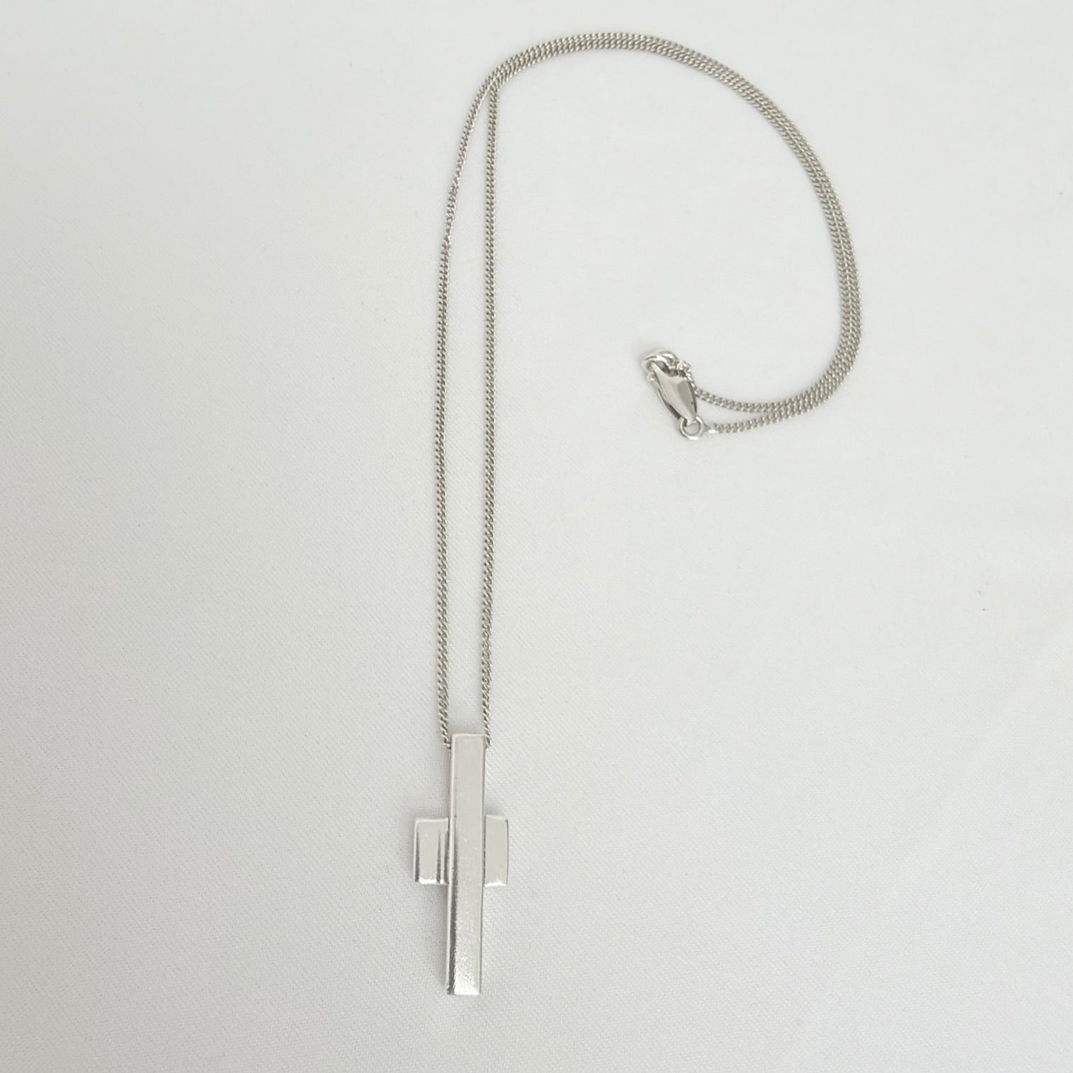 Gucci Vintage Unisex Asymmetric Cross Abstract Pendant Sterling Silver 925 Necklace 18 Inches With Packaging