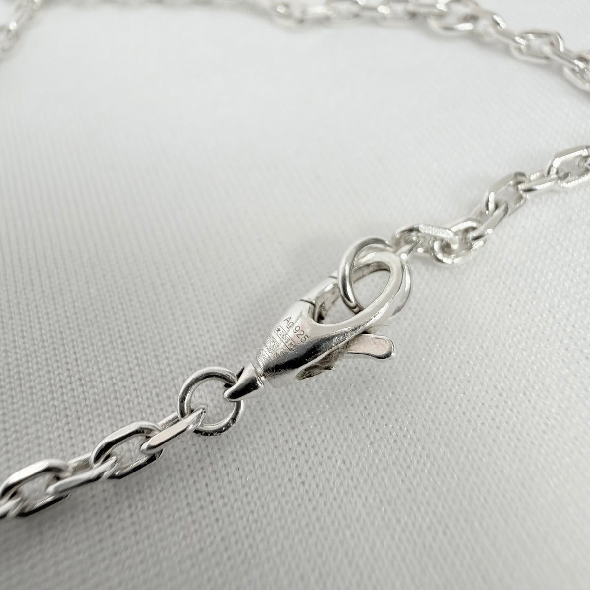 Gucci Interlocking GG Pendant Sterling Silver 925 Necklace 19 Inches With Packaging