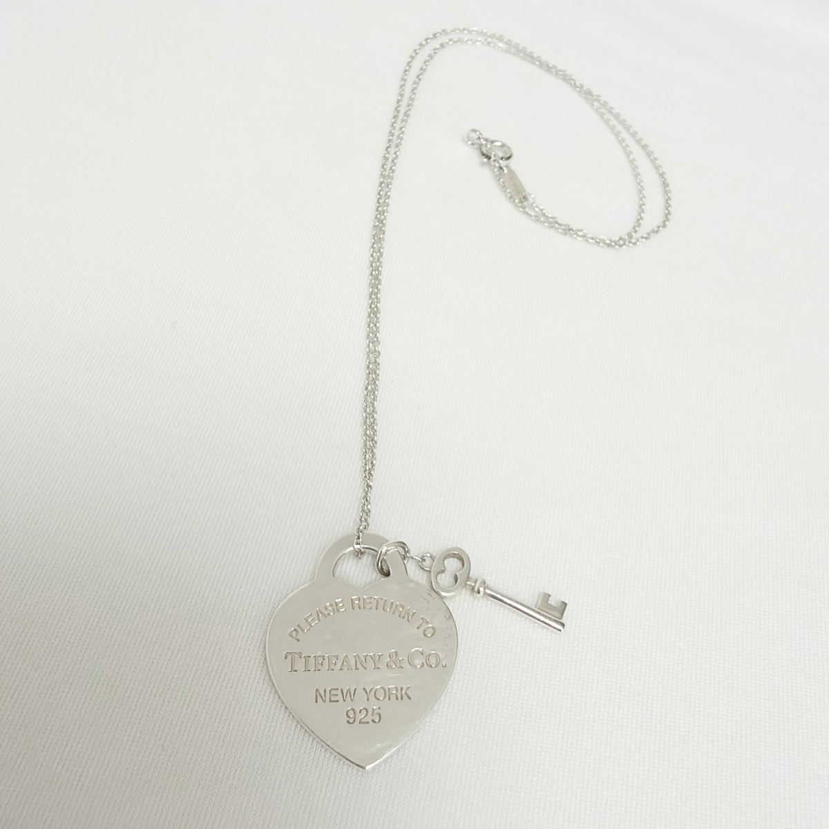 Tiffany&Co. Return to Tiffany Medium Heart Key Lock Women's Necklace Silver 925 Sterling 16 inches With Packaging
