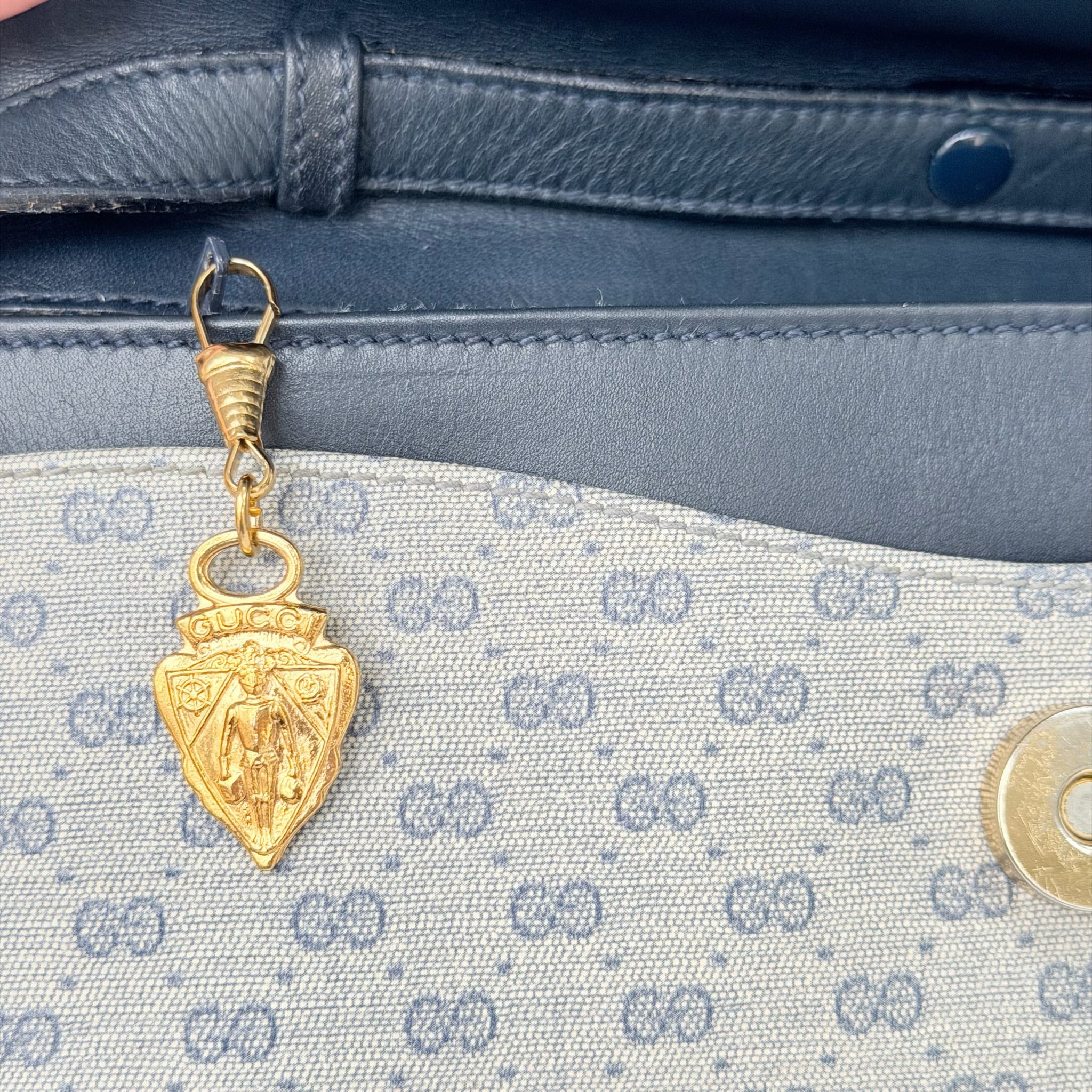 Gucci Authentic Vintage Navy Beige Gold Leather Micro GG Supreme Women’s Crossbody Bag