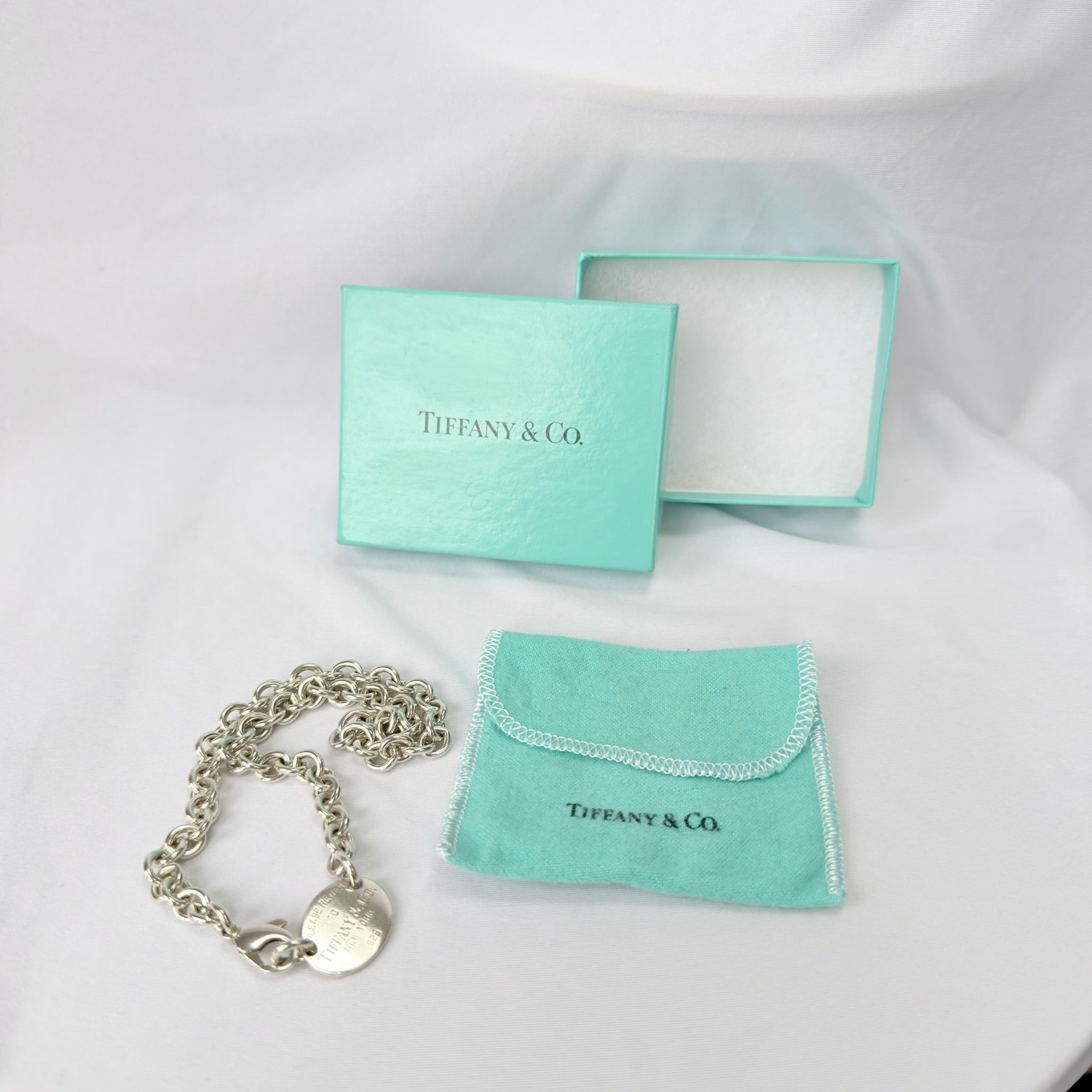 Authentic Tiffany & Co. Sterling Silver 925 Oval Pendant Choker Necklace With Packaging 15 inches