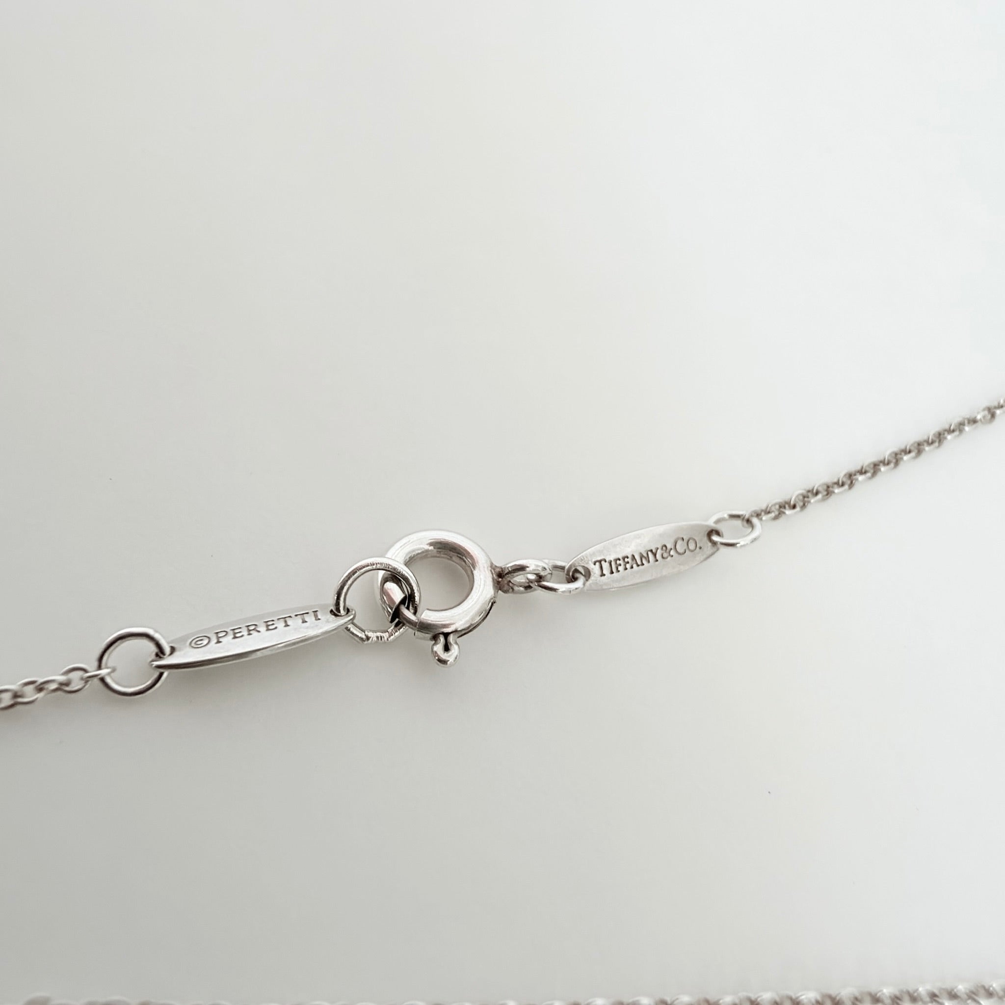 Tiffany & Co. Elsa Peretti 925 Sterling Silver Standard/Medium Teardrop Pendant Necklace With Packaging