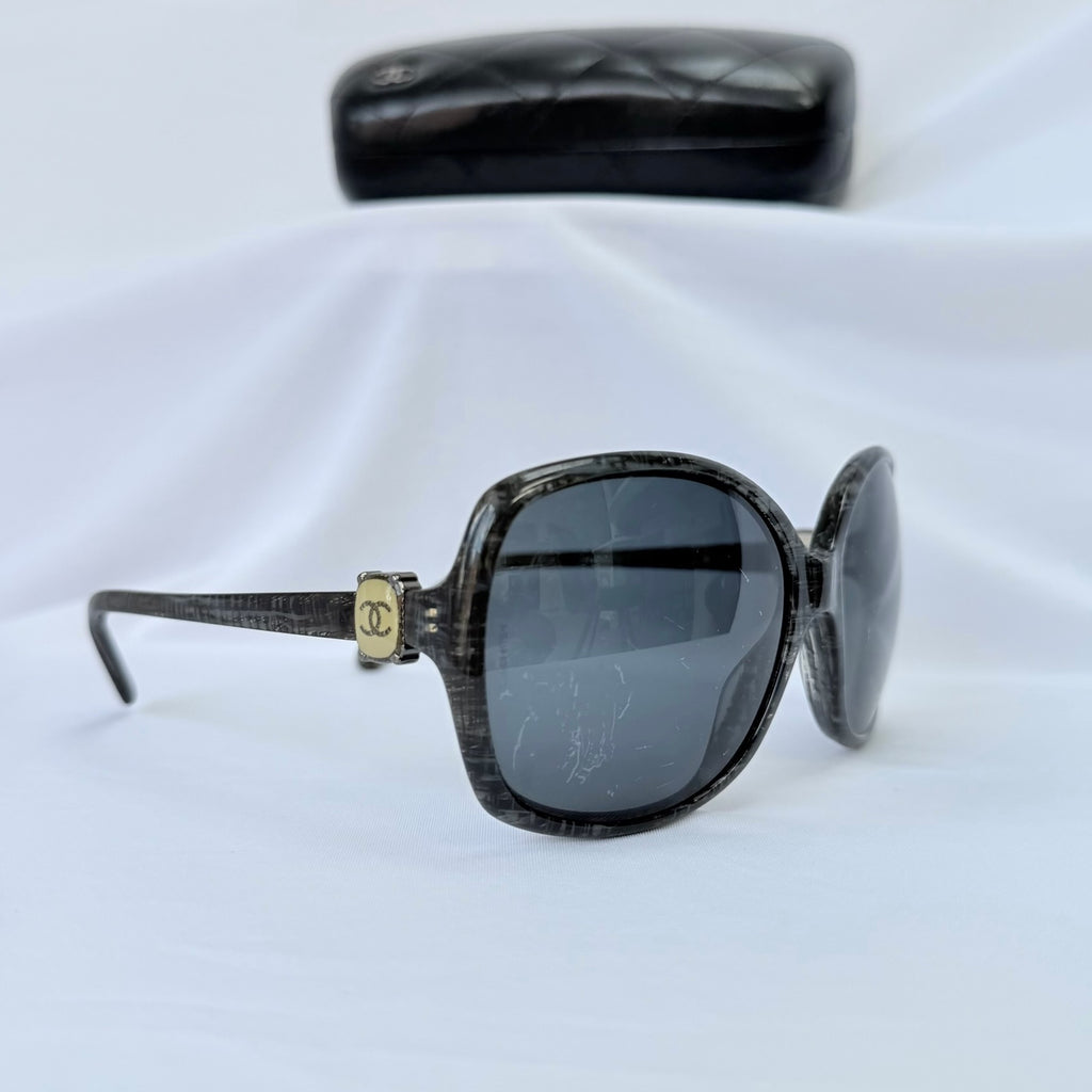 CHANEL Black/Grey Frame Gradient Tint Oversize CC Sunglasses-5174 With case