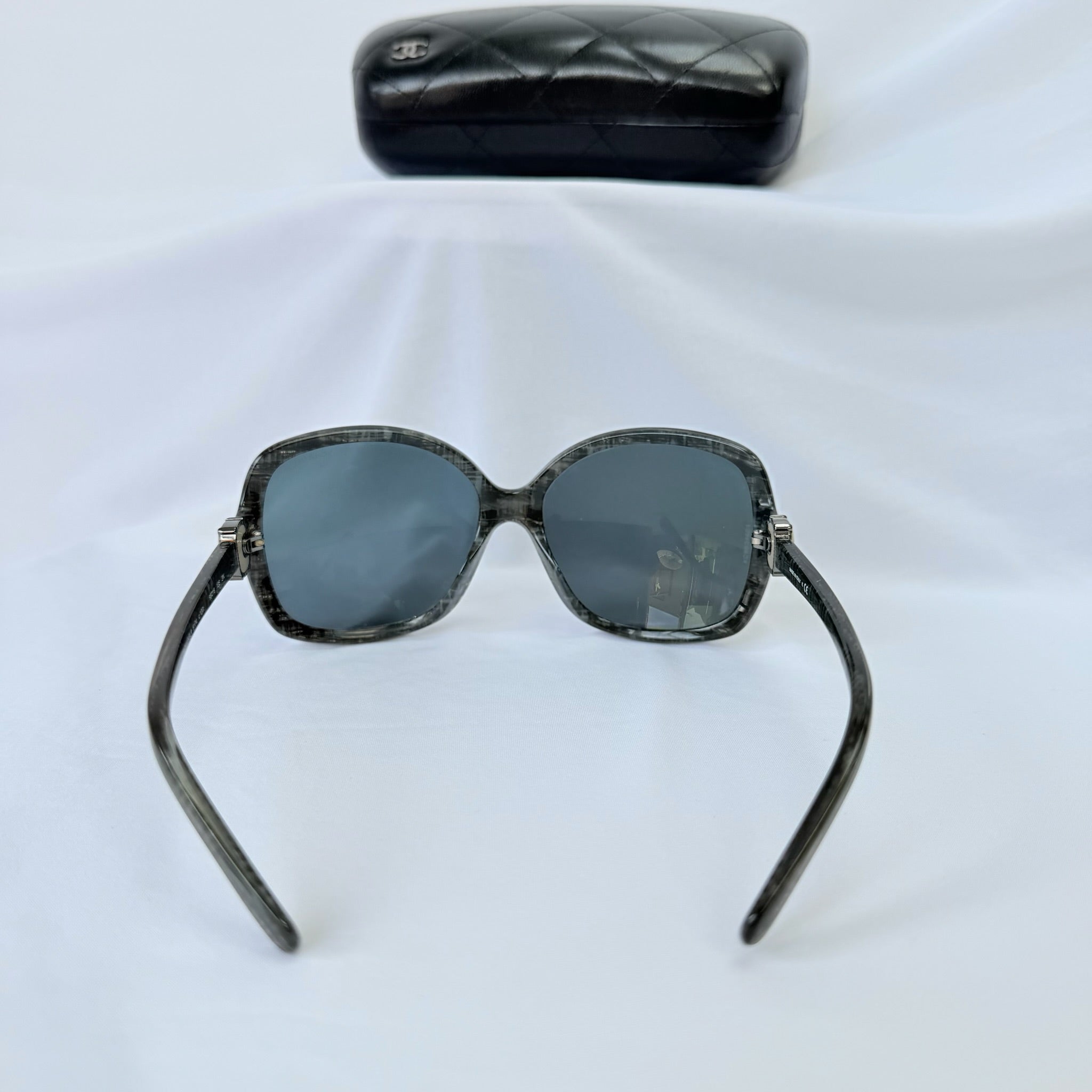 CHANEL Black/Grey Frame Gradient Tint Oversize CC Sunglasses-5174 With case