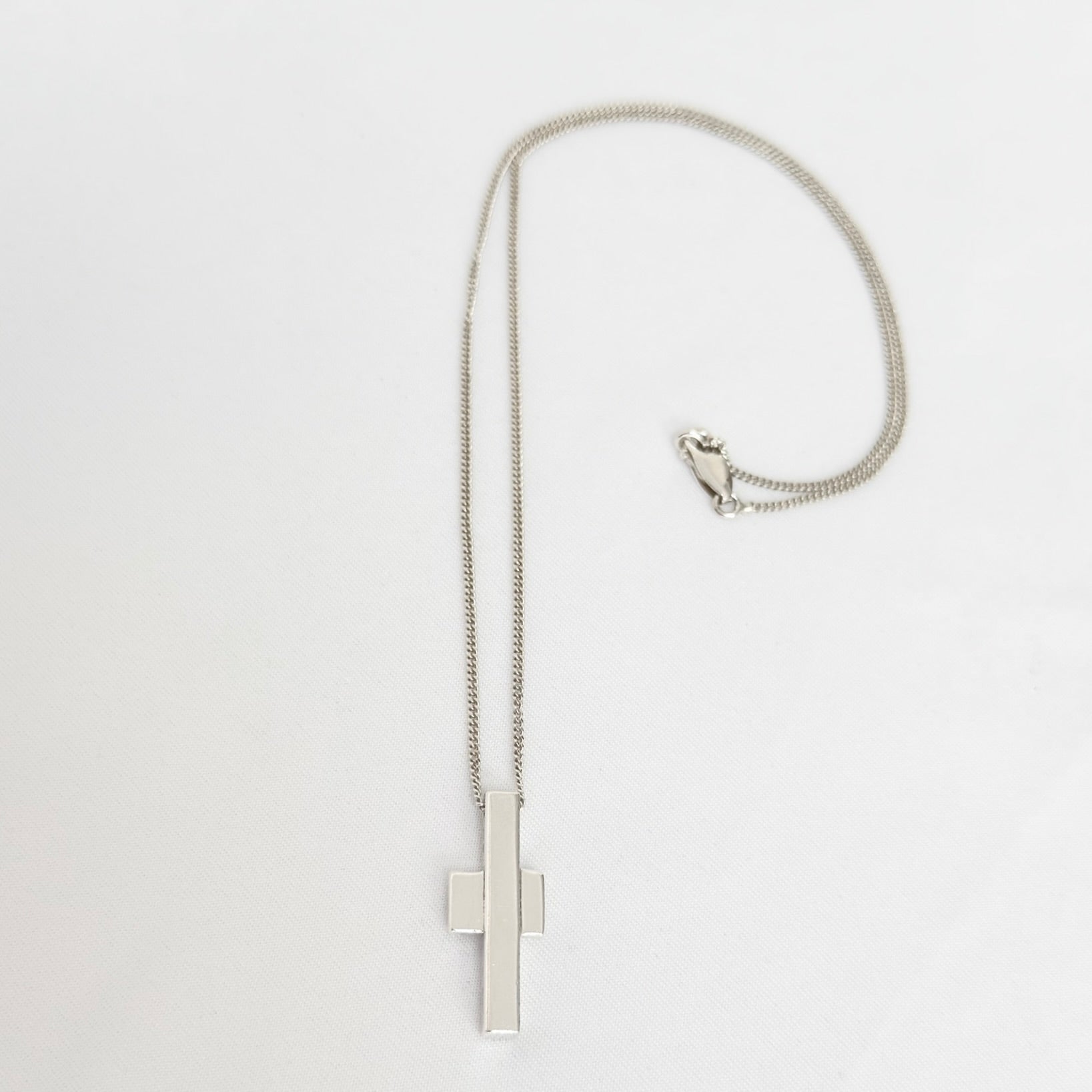 Gucci Vintage Unisex Asymmetric Cross Abstract Pendant Sterling Silver 925 Necklace 18 Inches With Packaging