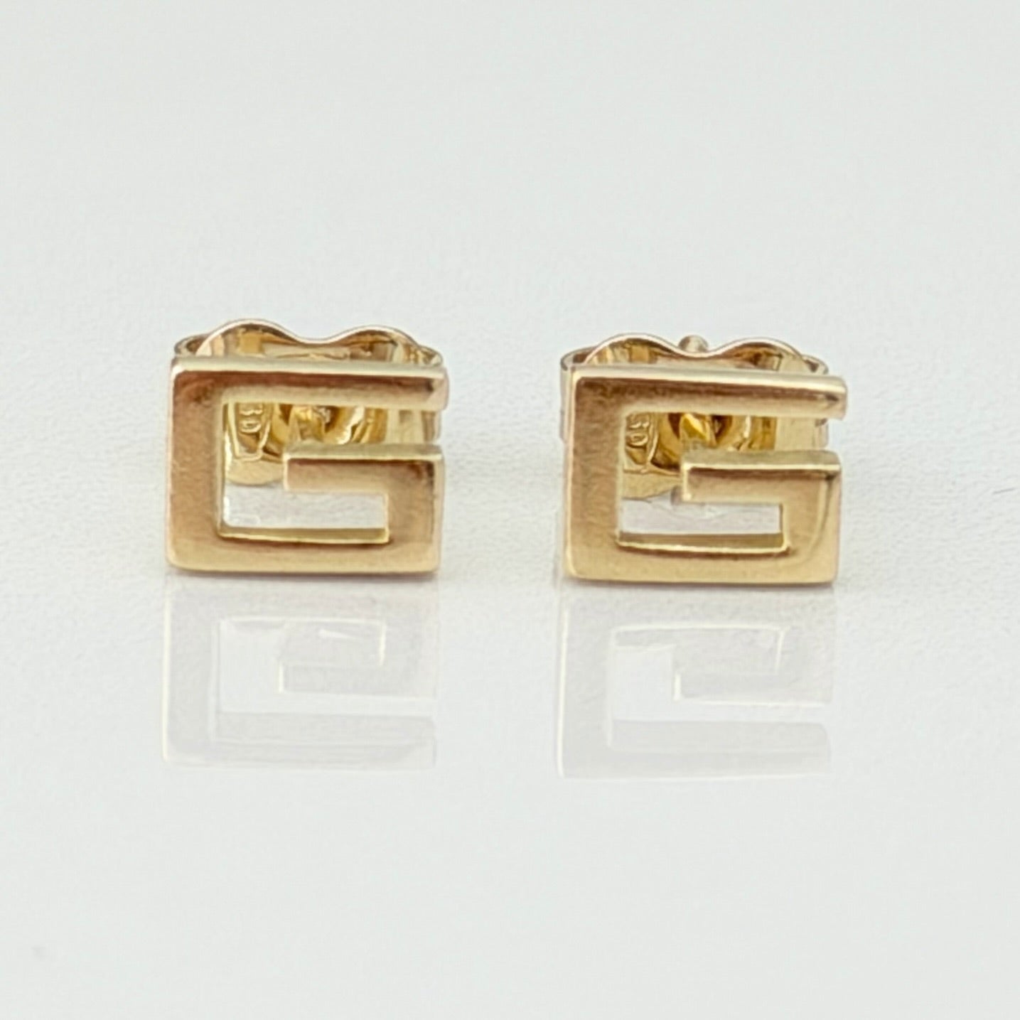 Authentic Rare Gucci 18K Yellow Gold 750 Square G Stud Women’s Earrings