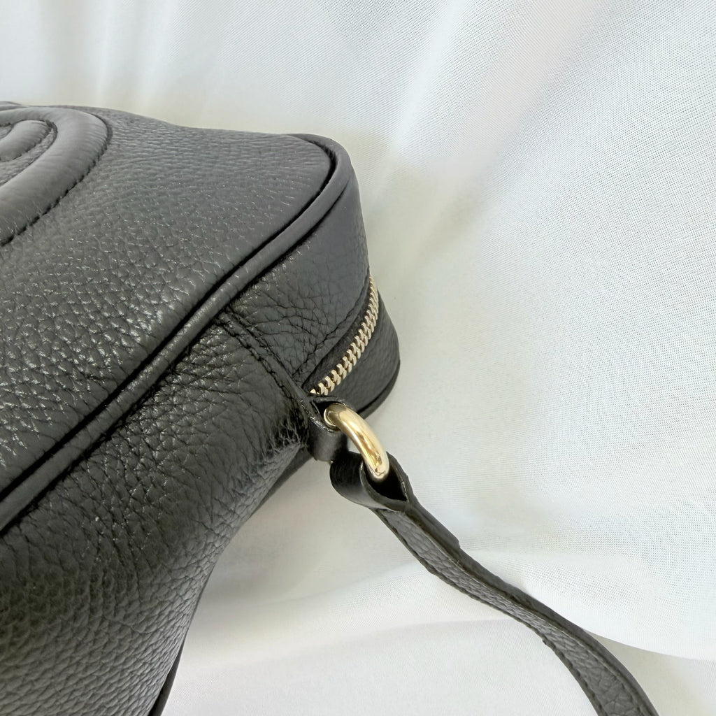Gucci Black Grained Leather Soho Disco Small Women’s Crossbody Shoulder Handbag. Repaired