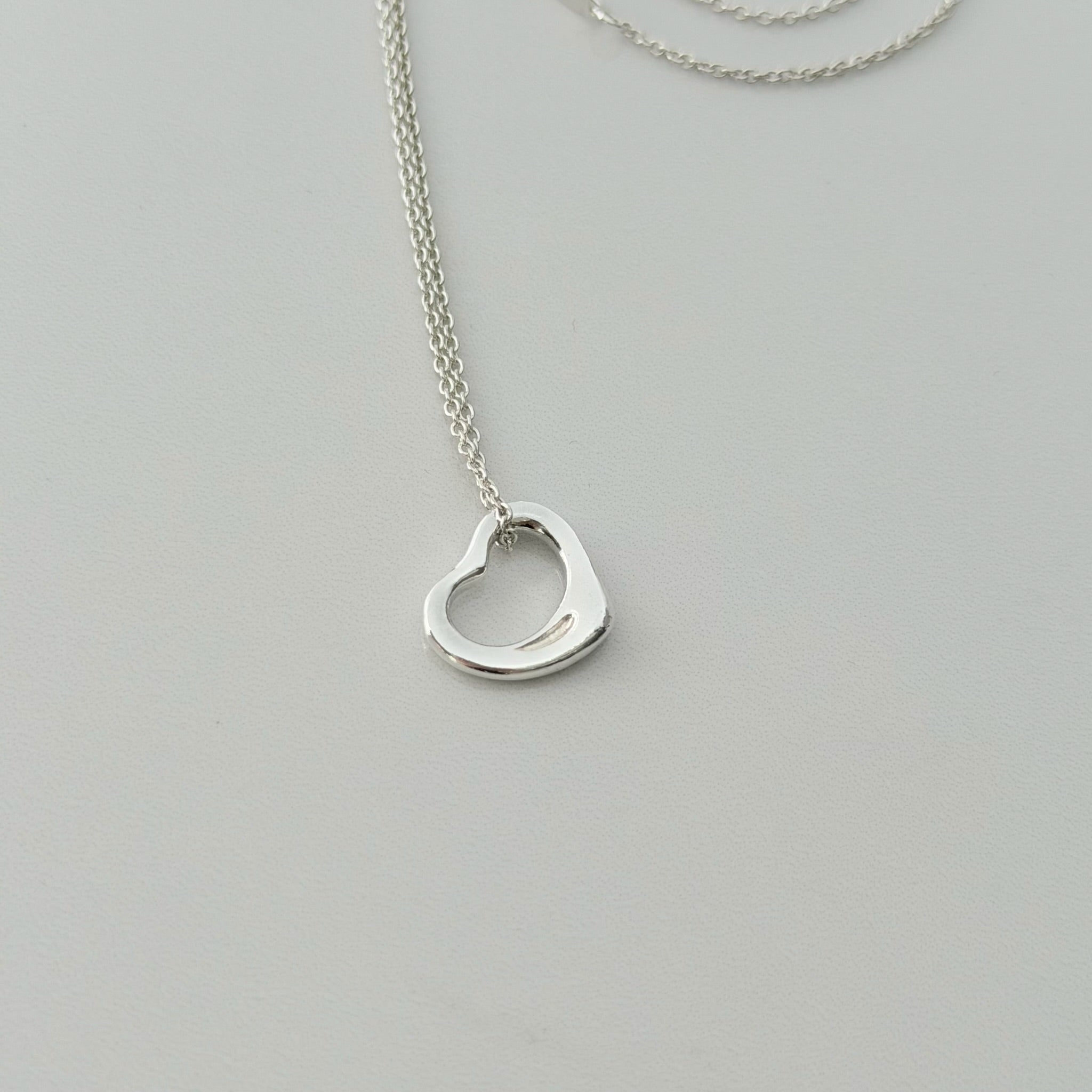 Tiffany & Co. Elsa Peretti Spain Sterling Silver 925 Small Open Heart Pendant Necklace 18 Inches