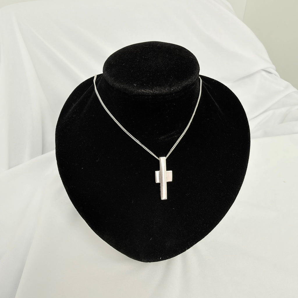 Gucci Vintage Unisex Asymmetric Cross Abstract Pendant Sterling Silver 925 Necklace 18 Inches With Packaging