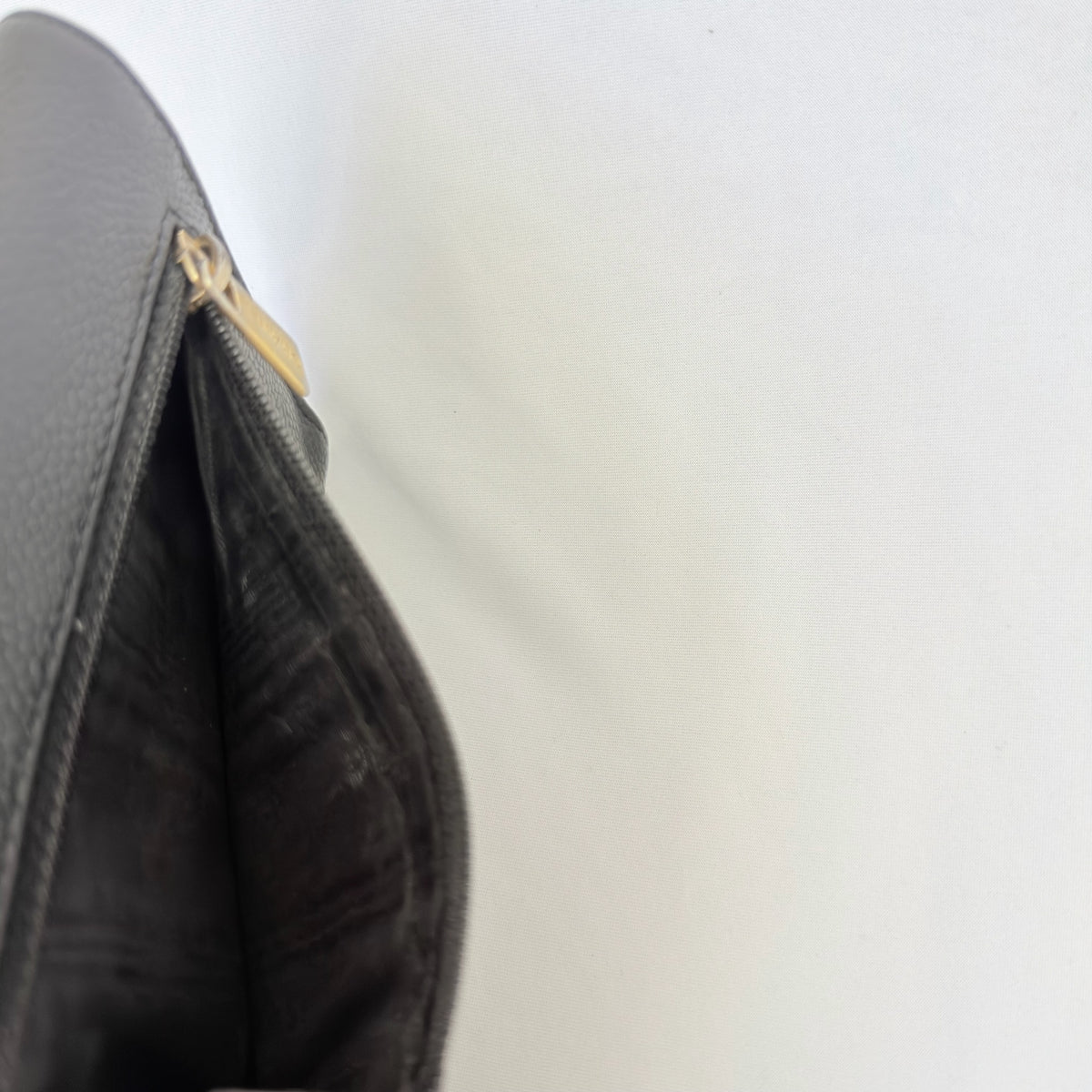Chanel CC Logo Caviar Skin Trifold Wallet Black Leather Zipper Medium