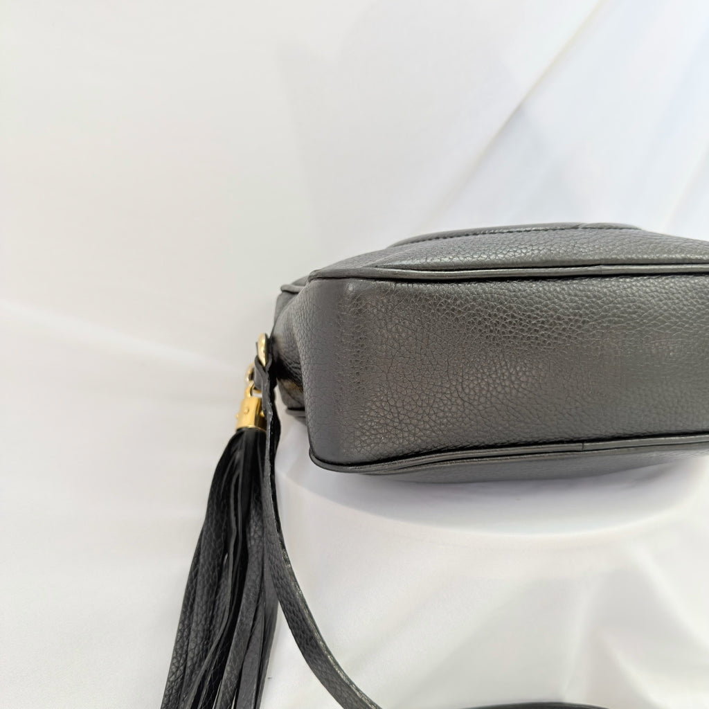 Gucci Black Grained Leather Soho Disco Small Women’s Crossbody Shoulder Handbag. Repaired