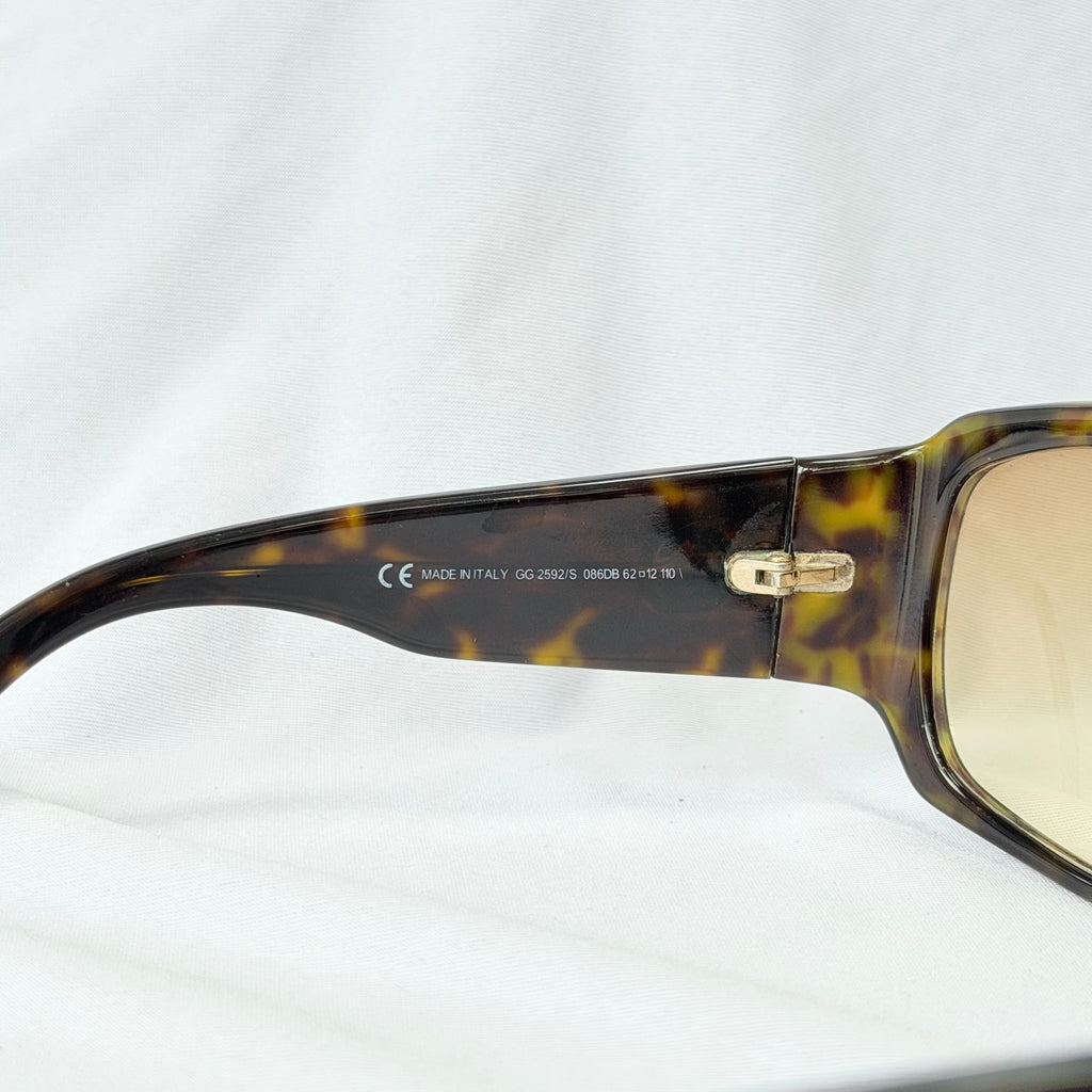 Gucci GG 2592/S Vintage Brown Tortoiseshell Rectangular Women’s Sunglasses With Case