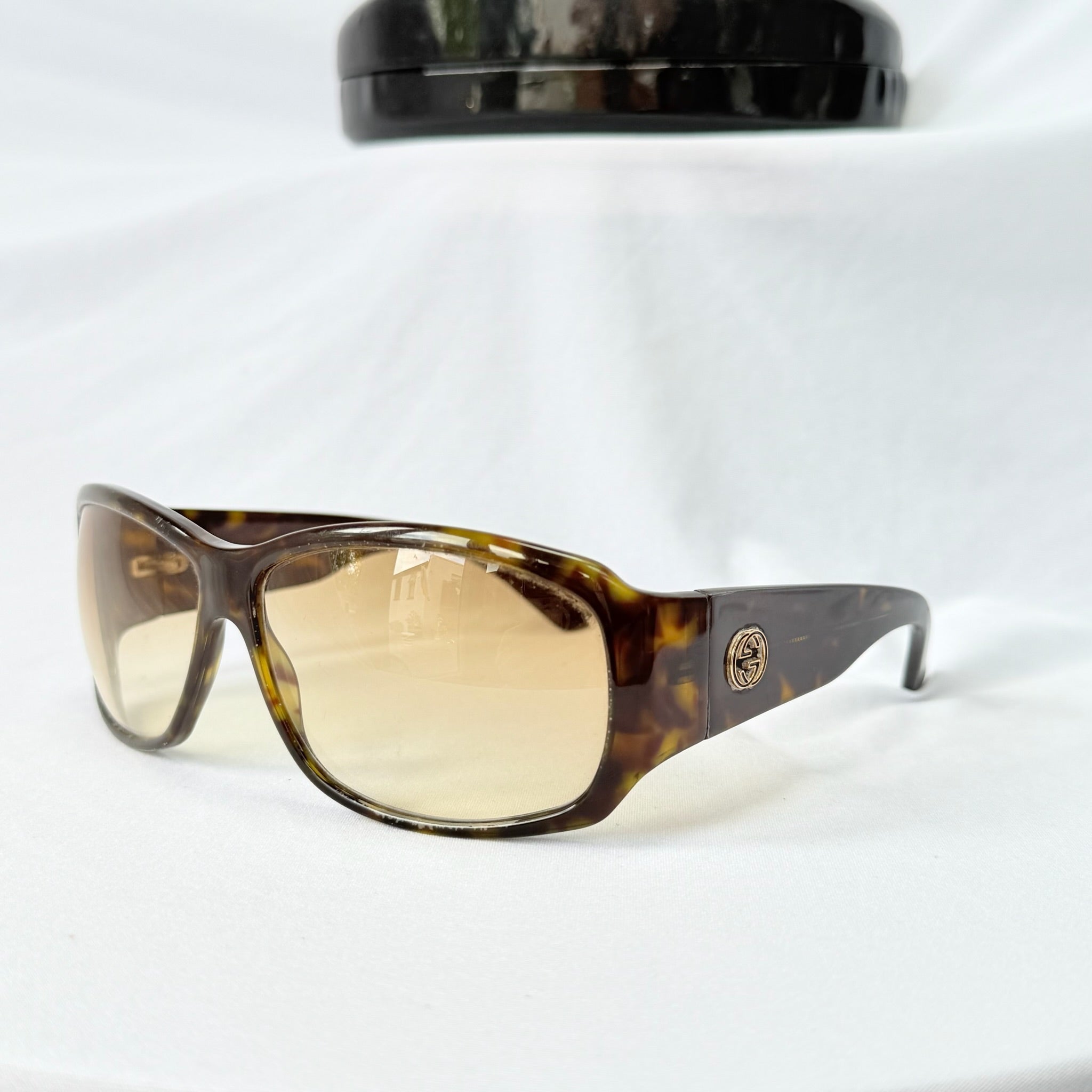 Gucci GG 2592/S Vintage Brown Tortoiseshell Rectangular Women’s Sunglasses With Case